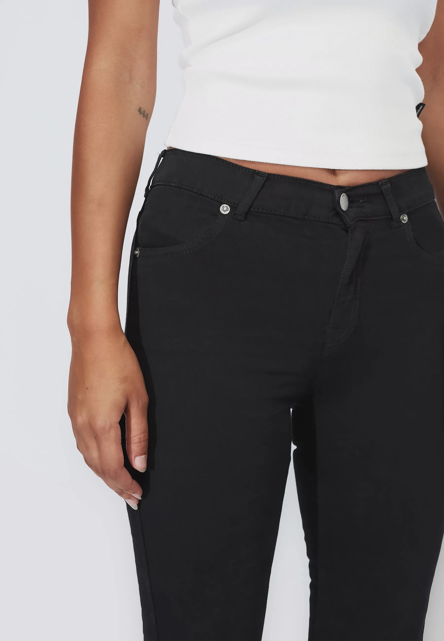 1510111A03_DrDenim_LexyMidSkinny_BlackRippedKnees_Main_W5_1