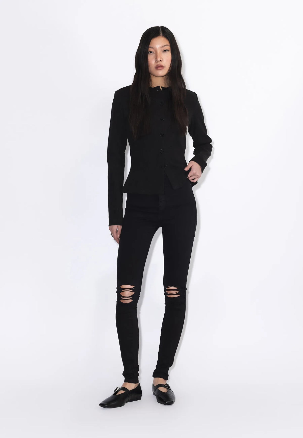1510112A03_DrDenim_MoxyHighSkinny_BlackRippedKnees_Main_W1_3