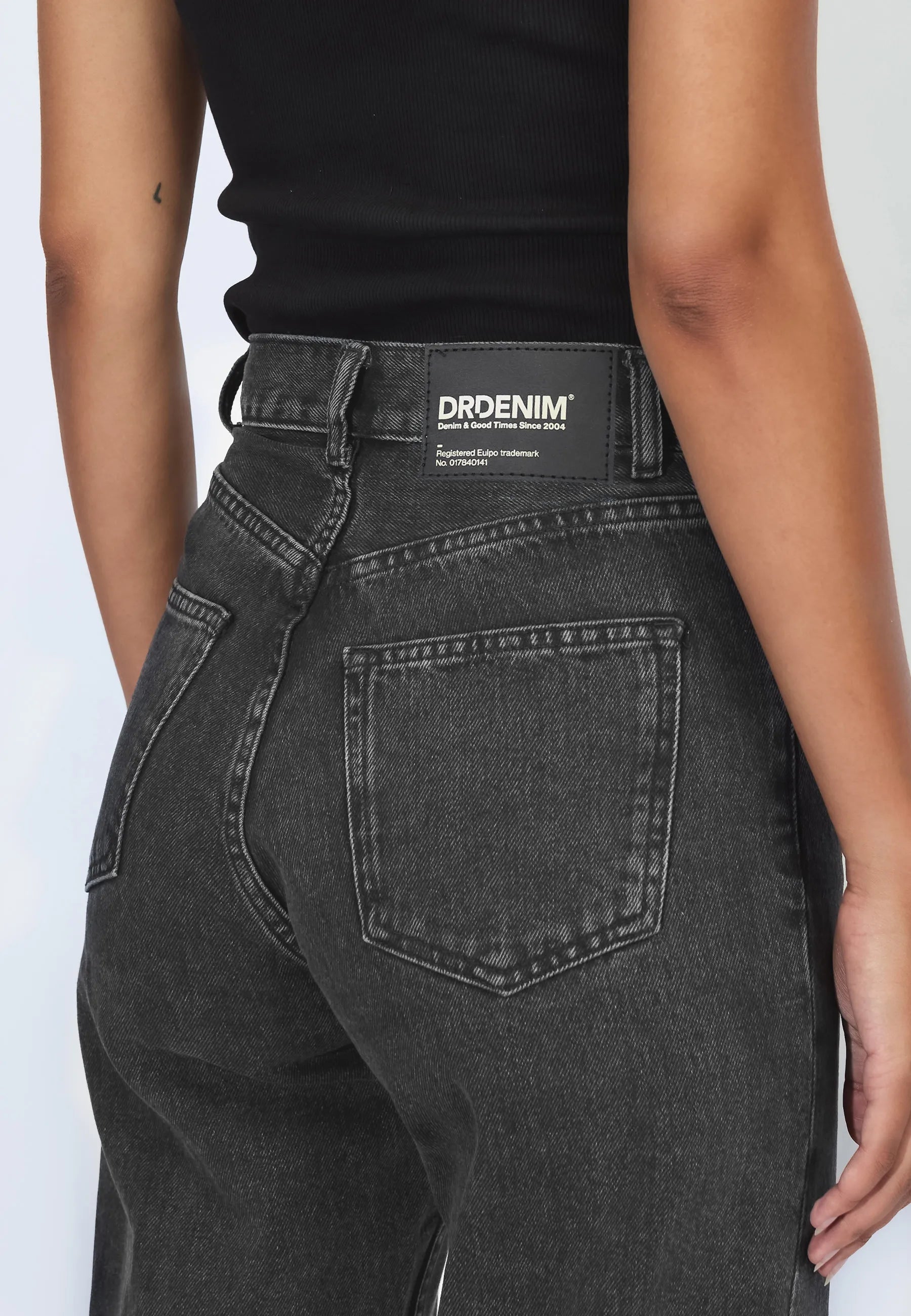 2010108A58_DrDenim_EchoHighStraight_RetroBlack_Main_W5_2