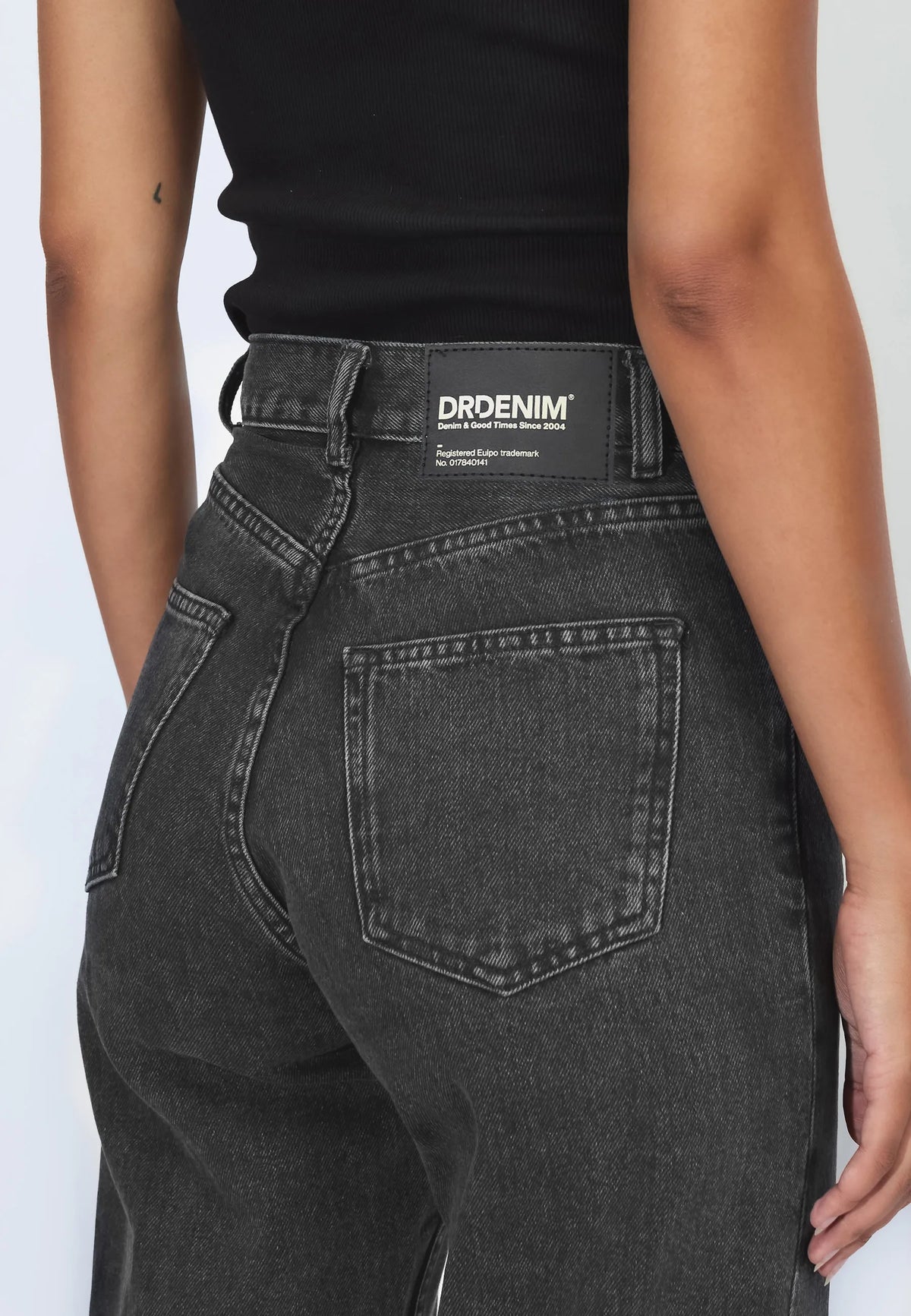 2010108A58_DrDenim_EchoHighStraight_RetroBlack_Main_W5_2