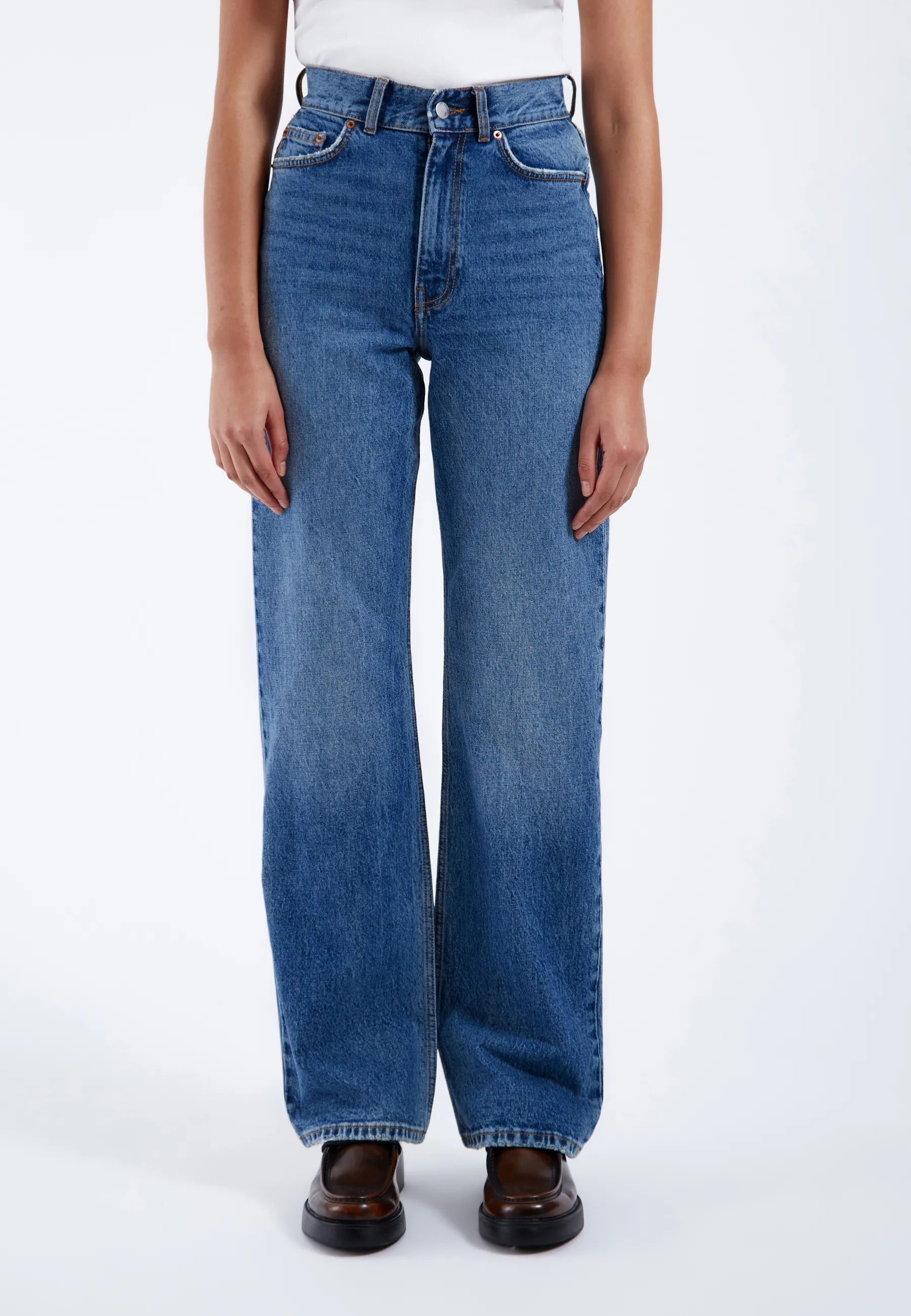2010108L44_DrDenim_Echohighstraight_Baymidused_main_W3_1