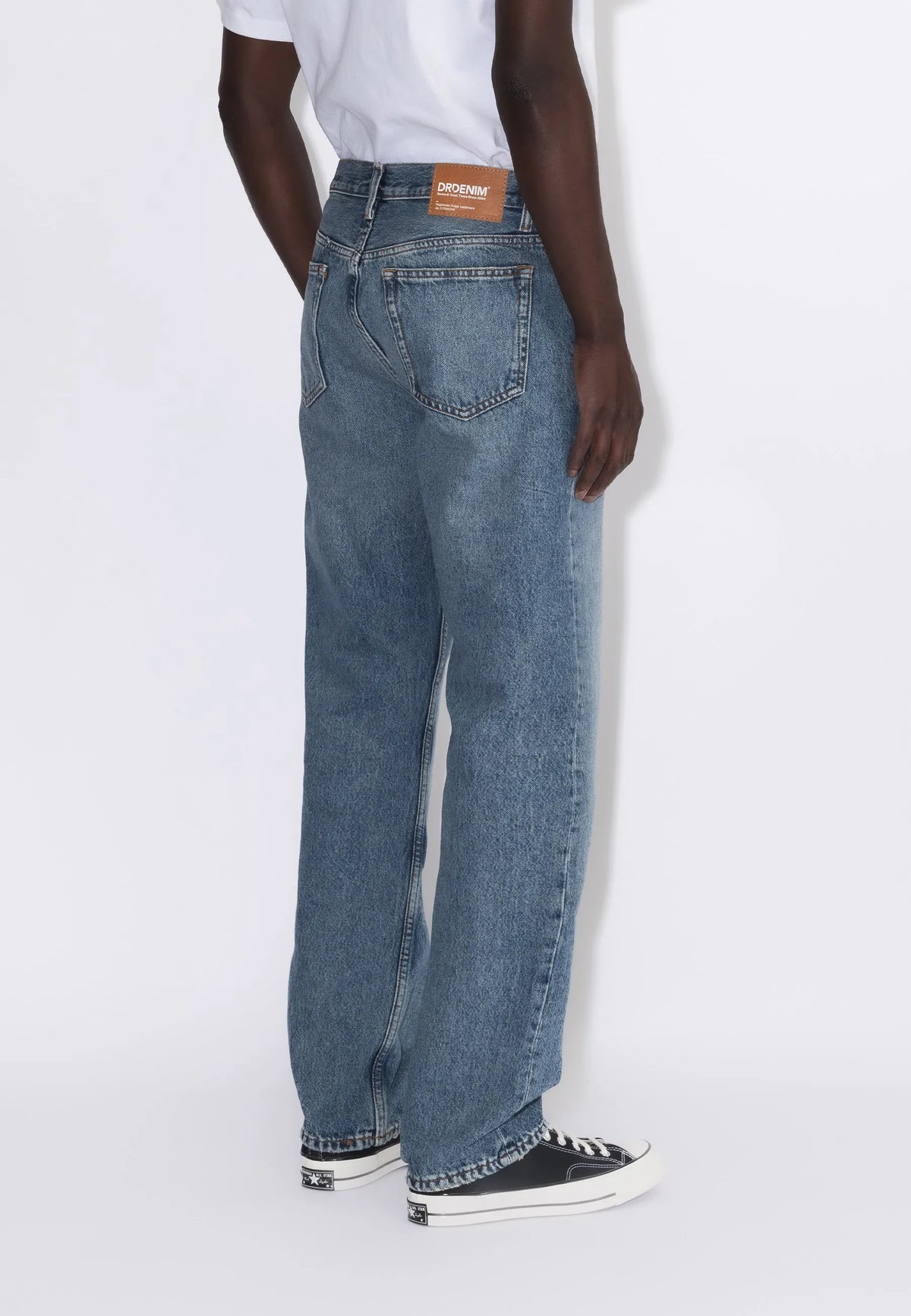 2010110L02_DrDenim_DashStraight_StreamSkyFade_Main_M4_1