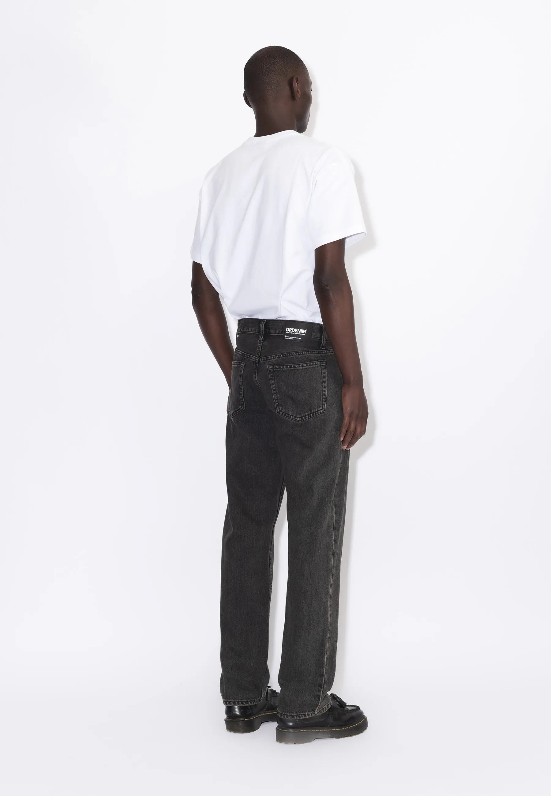 2010110V60_DrDenim_DashStraight_AgedBlack_Main_M2_1