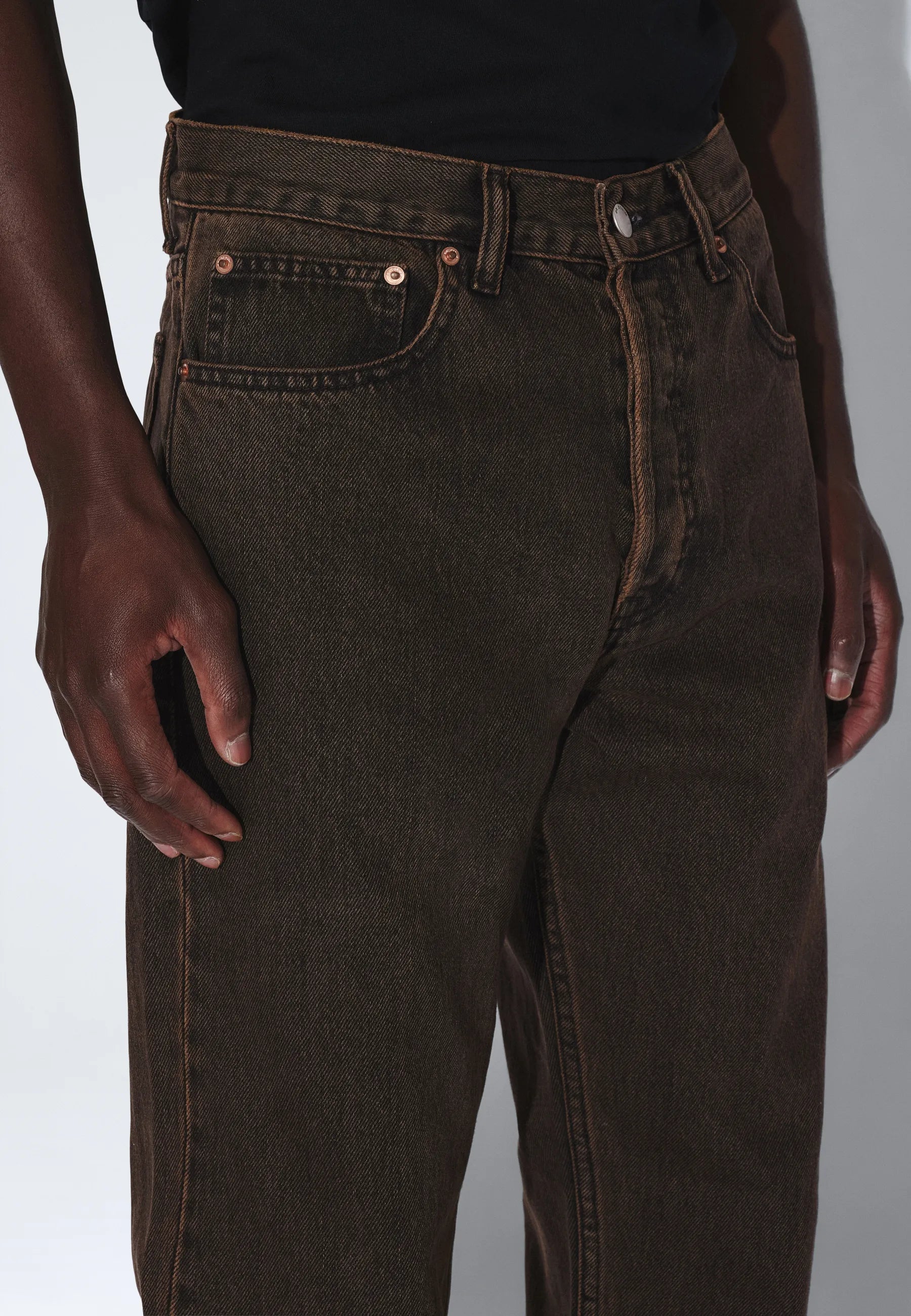 2010110V71_DrDenim_DashStraight_JetBrown_main_M5_1