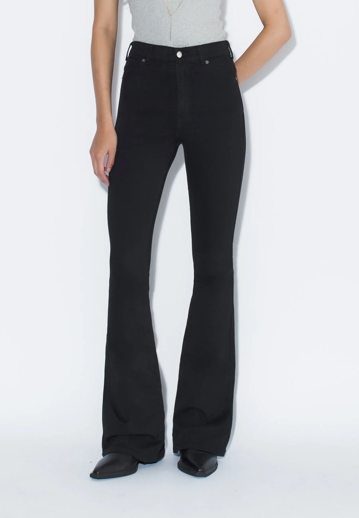 2030102101_DrDenim_MoxyHighFlare_Black_Main_W3_1