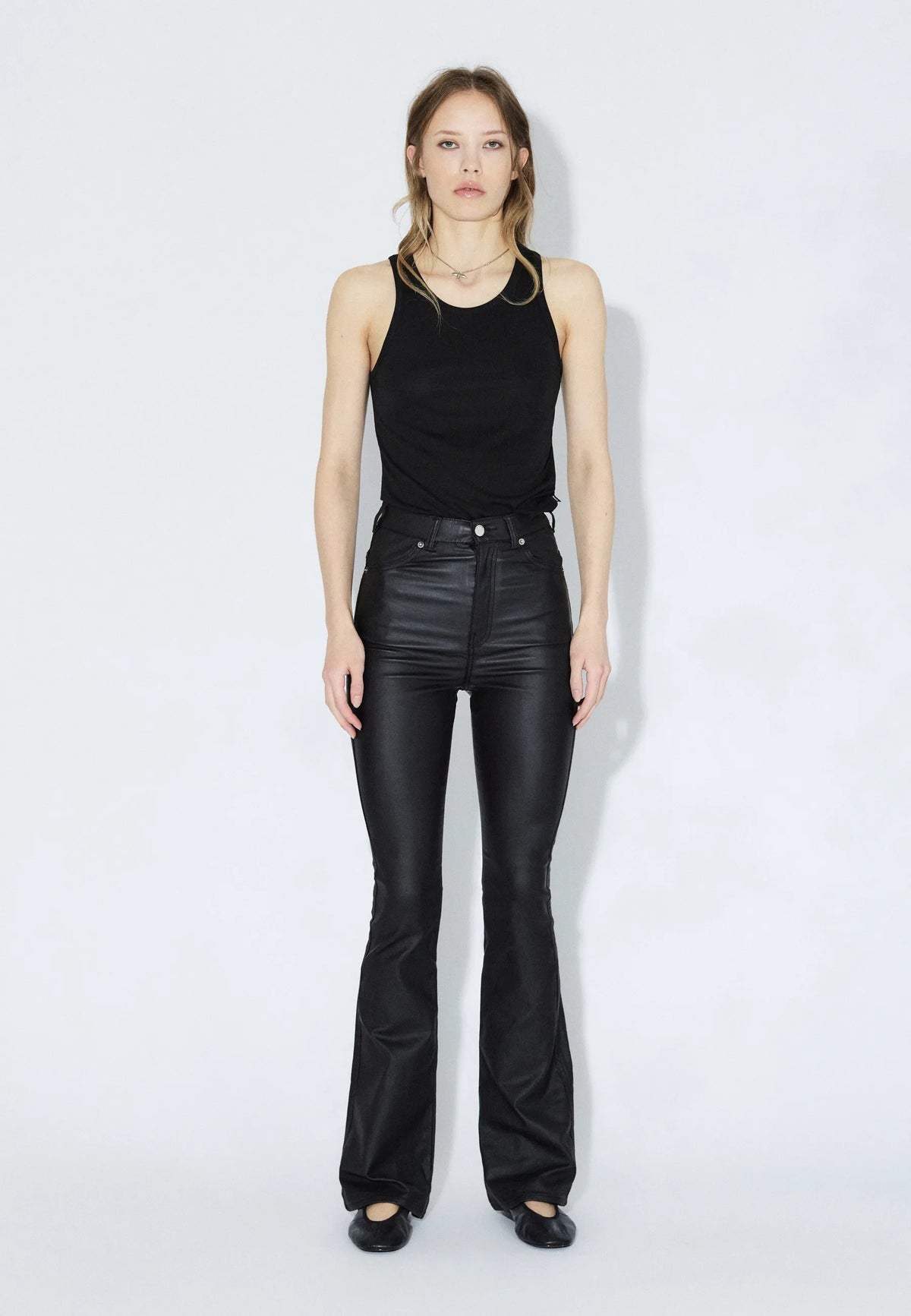 2030102A09_DrDenim_MoxyHighFlare_BlackMetal_Main_W1_1