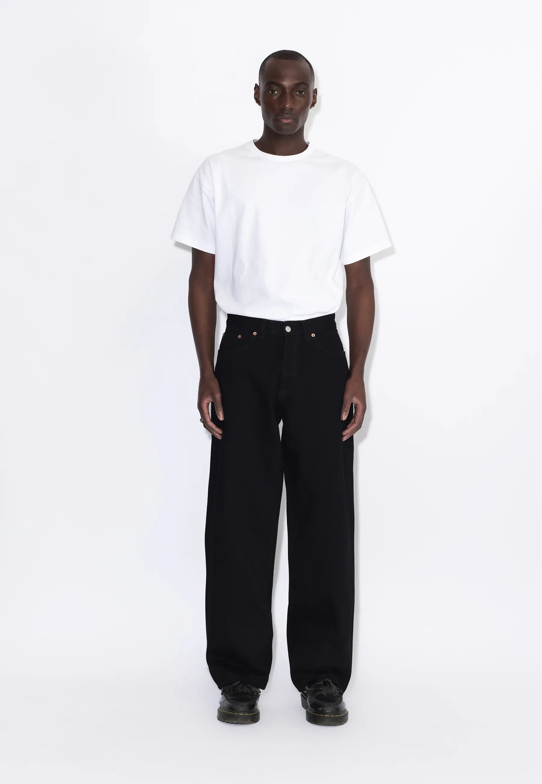 2110102101_DrDenim_OmarRelaxed_Black_Main_M1_2