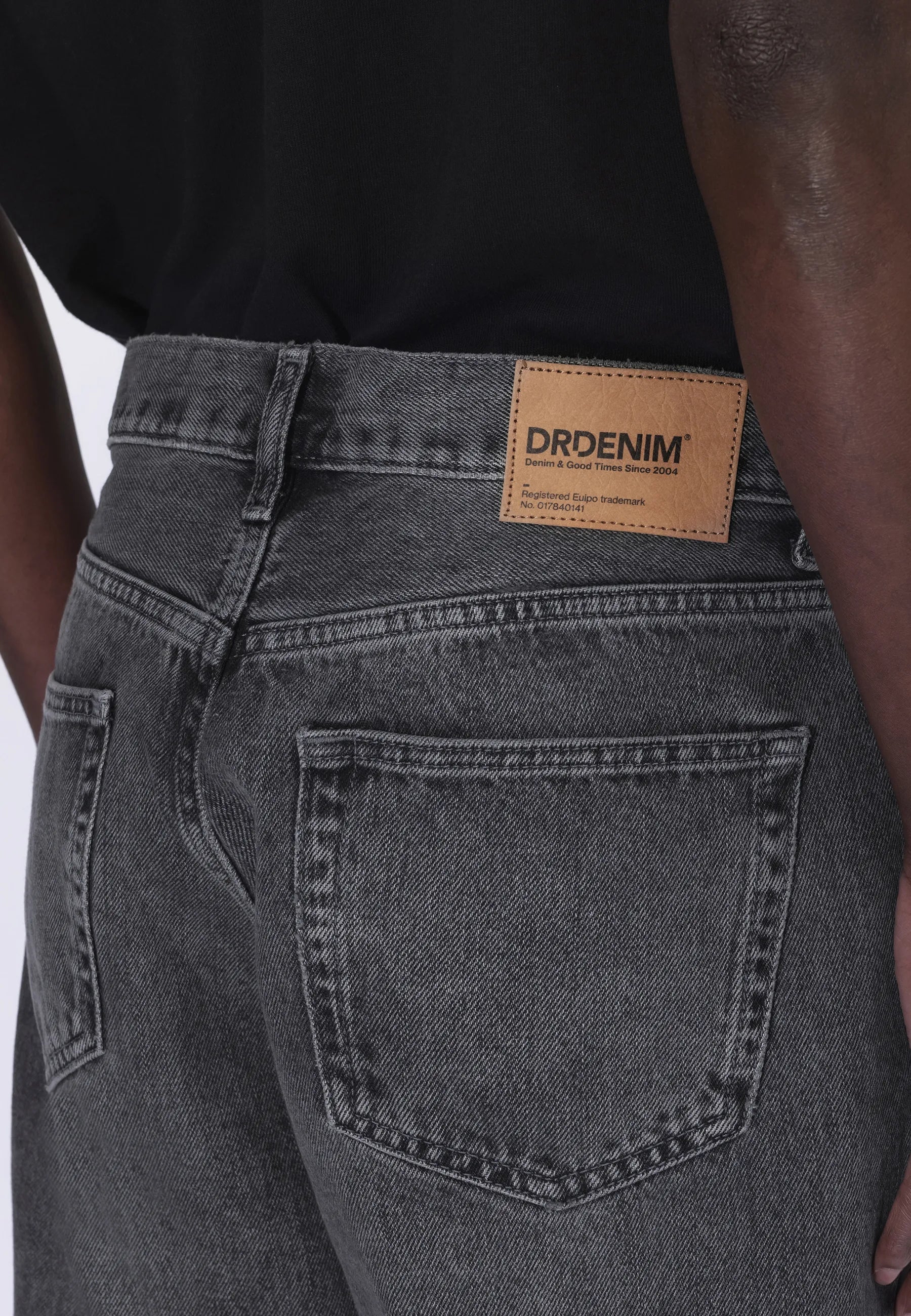 2110102184_DrDenim_OmarRelaxed_MidGreyUsed_Main_M5_2
