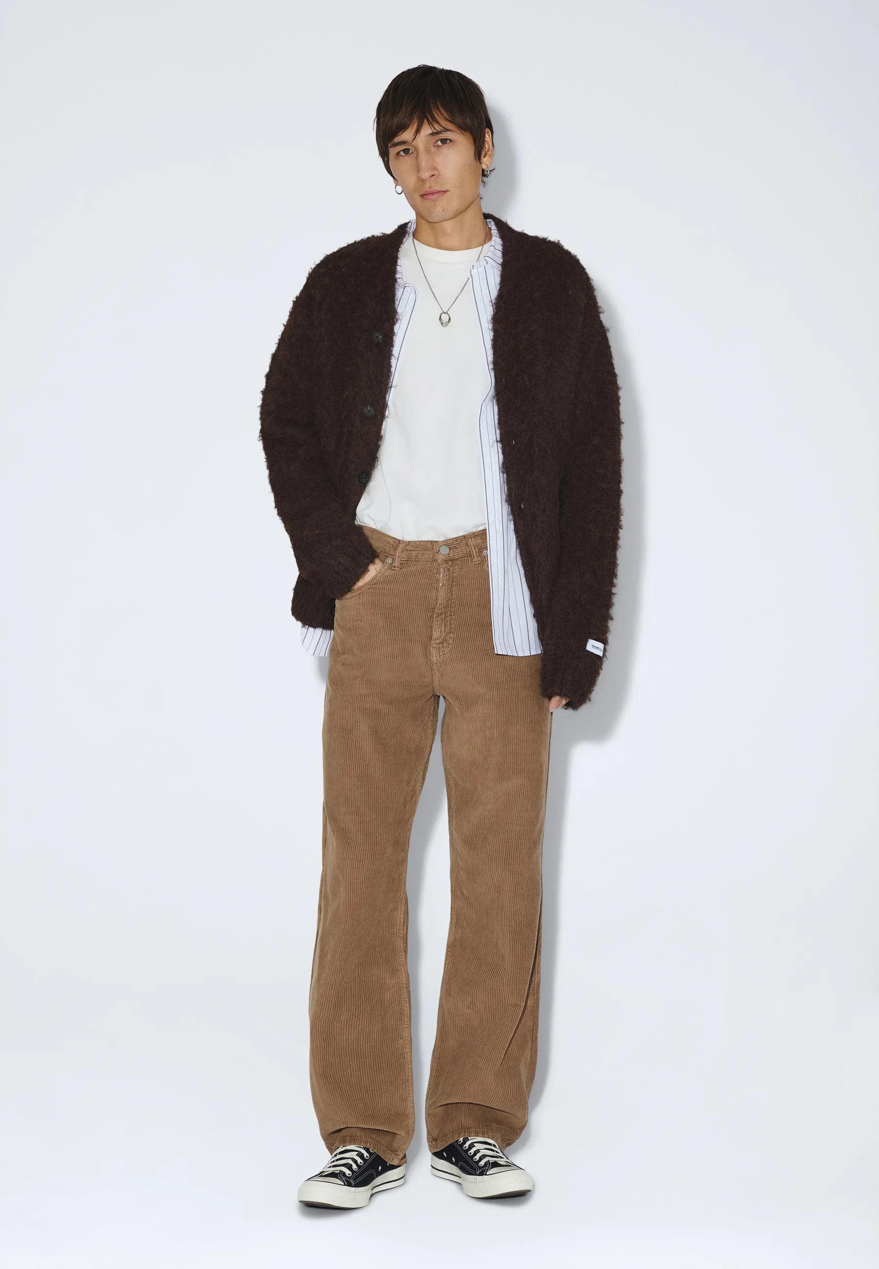 2110102BM6_DrDenim_OmarRelaxed_WashedKhakiCord_main_M1_2