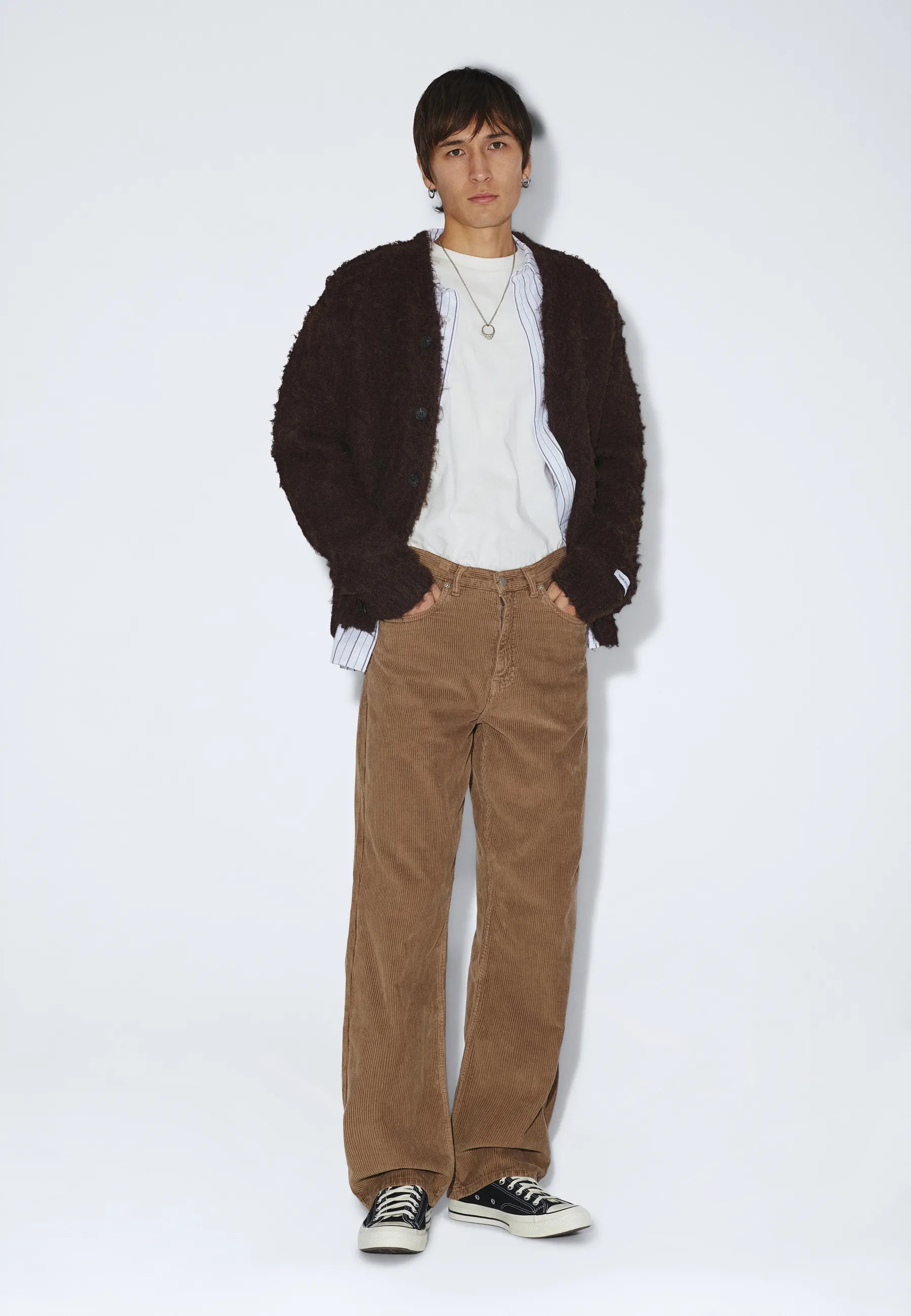 2110102BM6_DrDenim_OmarRelaxed_WashedKhakiCord_main_M1_3