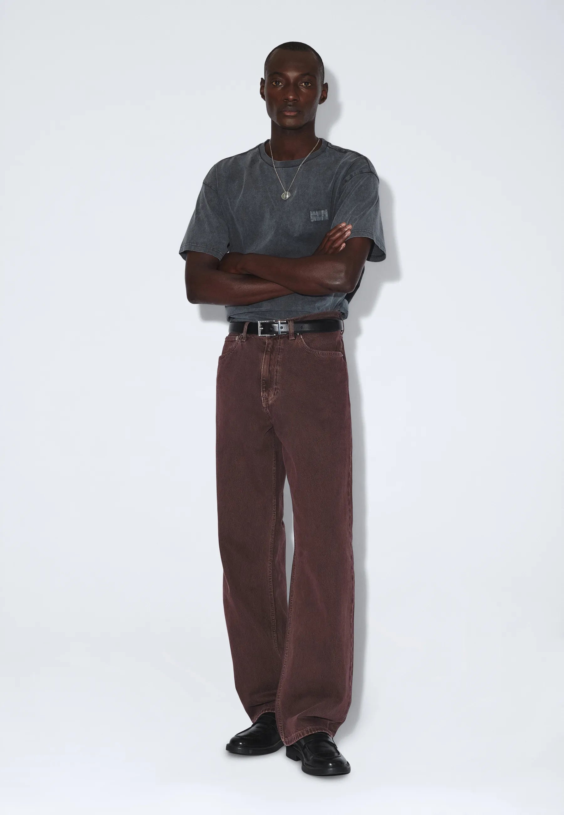 2110102U78_DrDenim_OmarRelaxed_WashedAubergine_main_M1_2