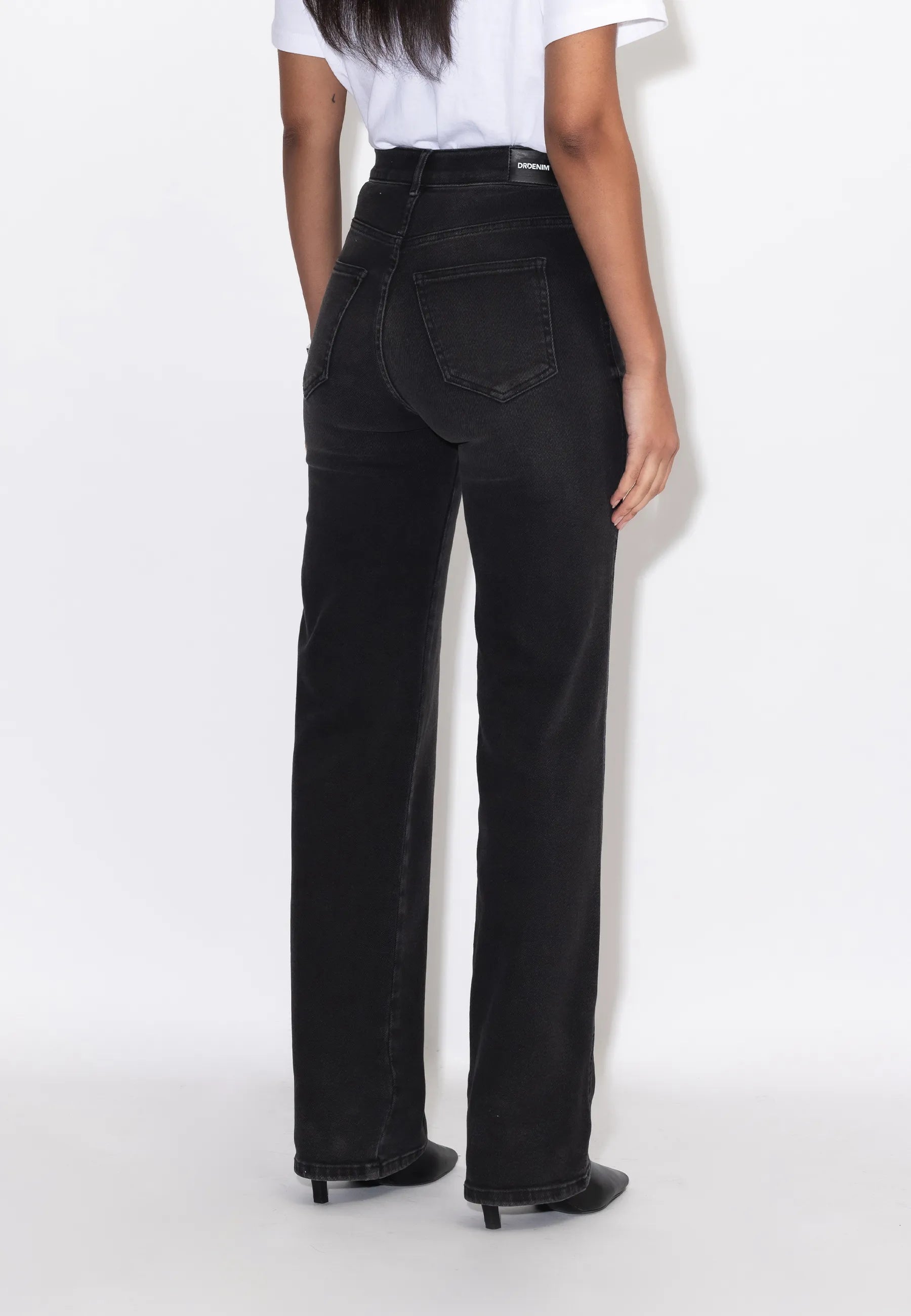 2130106A99_DrDenim_MoxyHighStraight_BlackMist_Main_W4_1