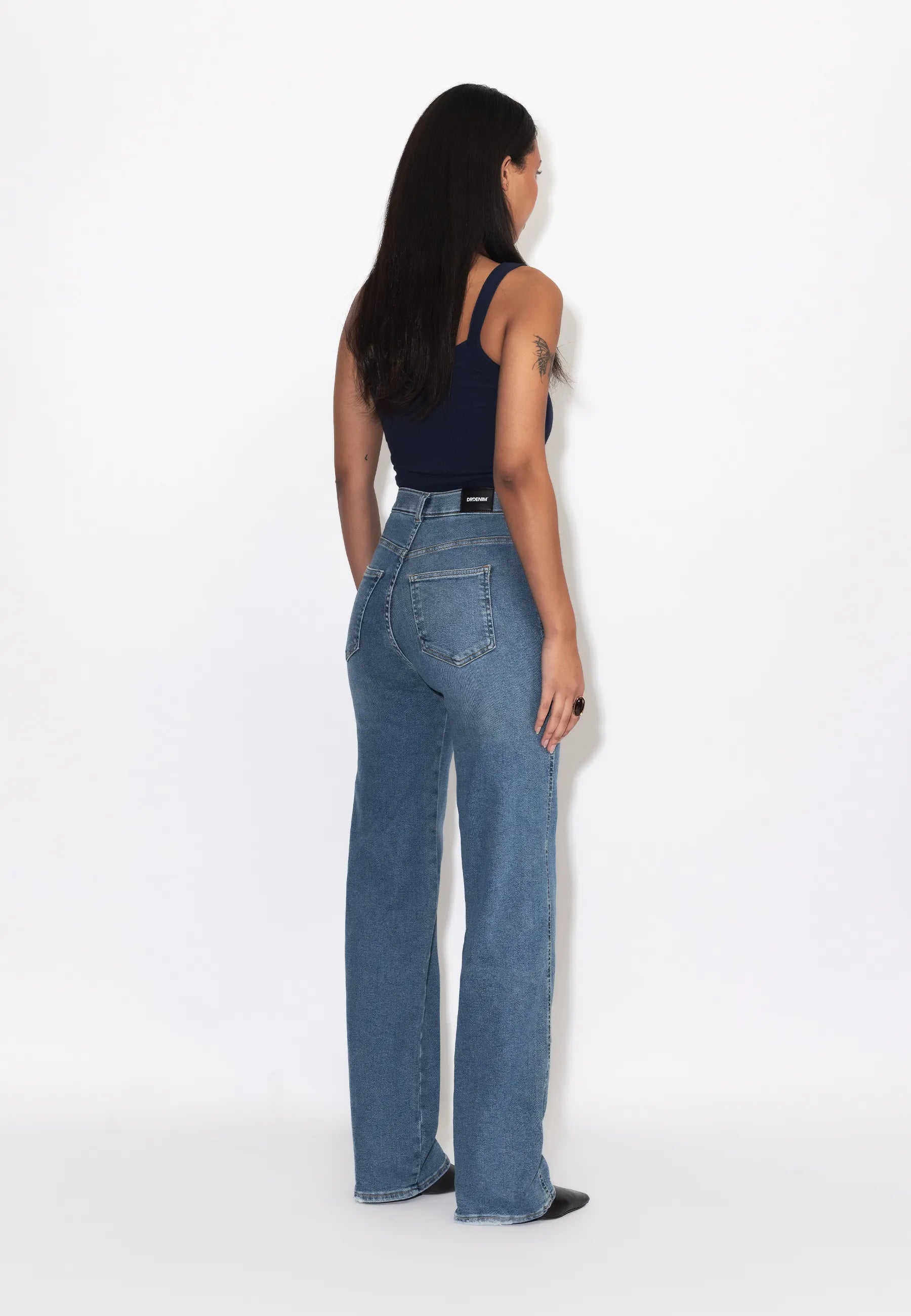 2130106J38_DrDenim_MoxyHighStraight_CapeSkyWornHem_Main_W2_1