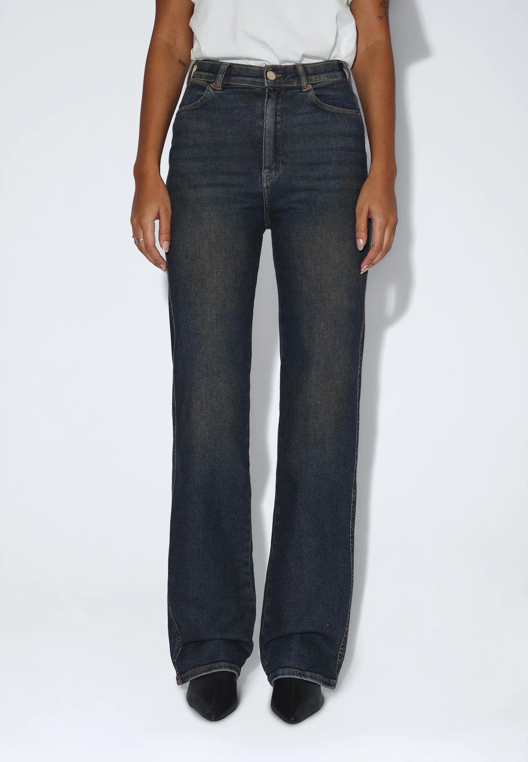 2130106U74_DrDenim_MoxyHighStraight_CapeDarkOilUsed_main_W3_1