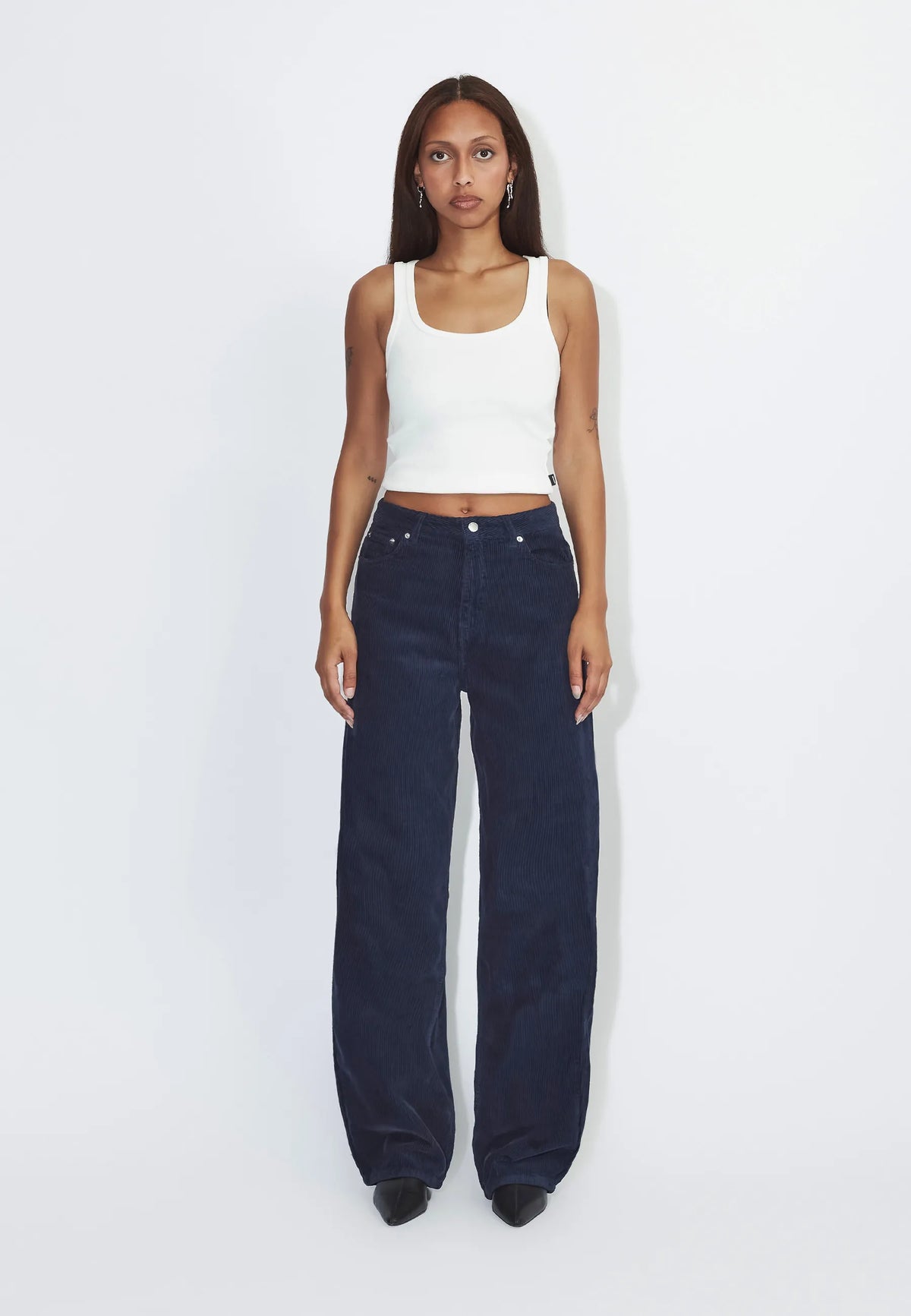 2230101213_DrDenim_DonnaHighRelaxed_NavyCord_Main_W1_3