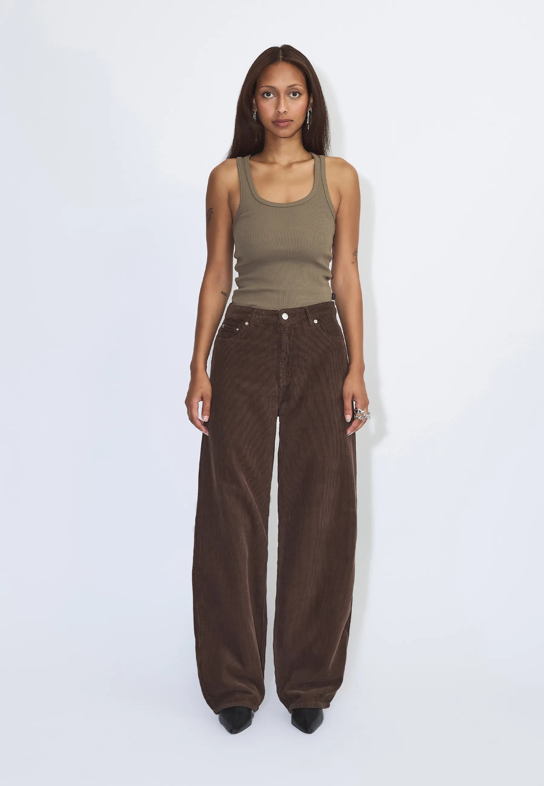 2230101BY2_DrDenim_DonnaHighRelaxed_DarkBrownCord_Main_W1_3
