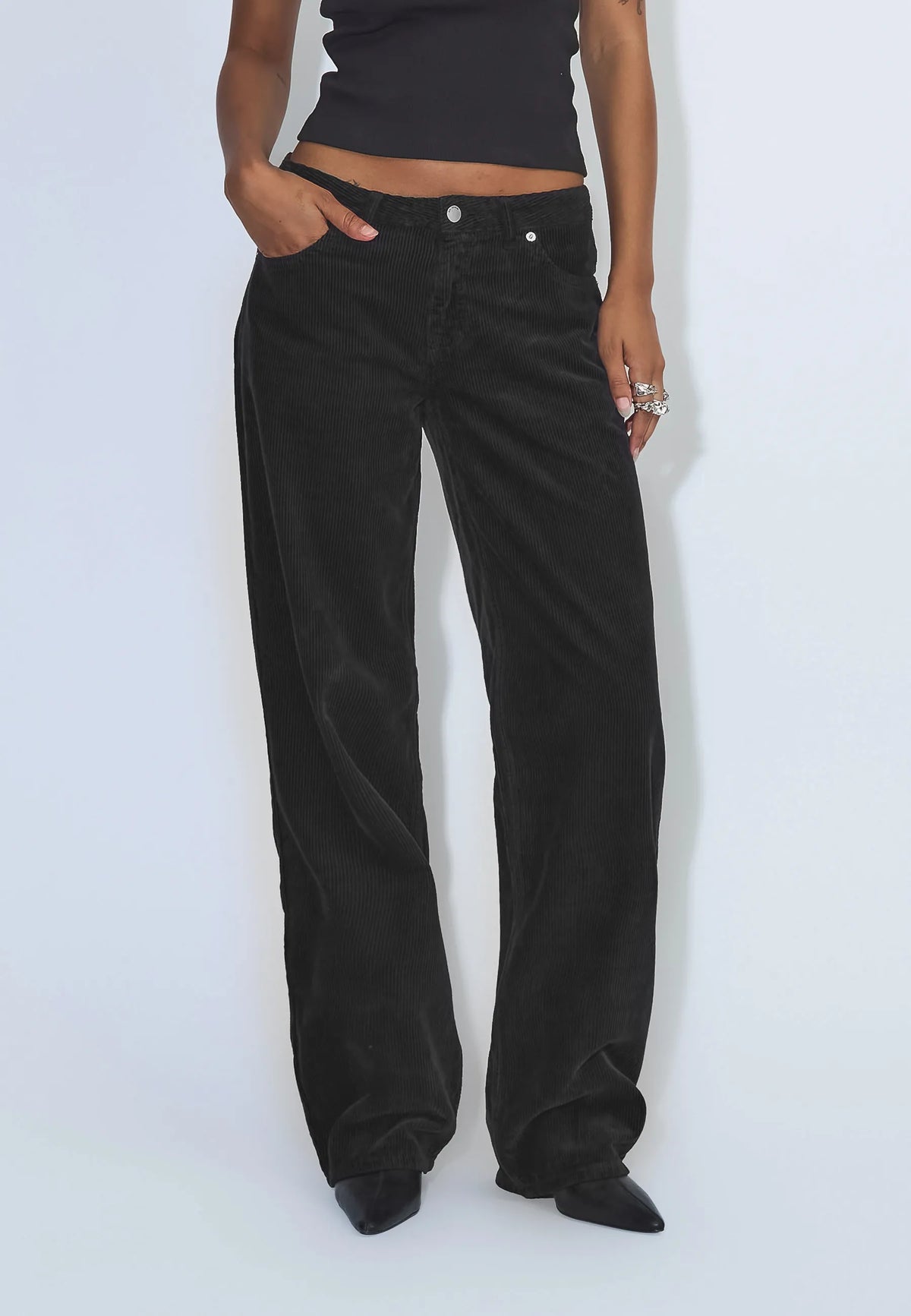 2310103102_DrDenim_HillLowRelaxed_BlackCord_Main_W3_1