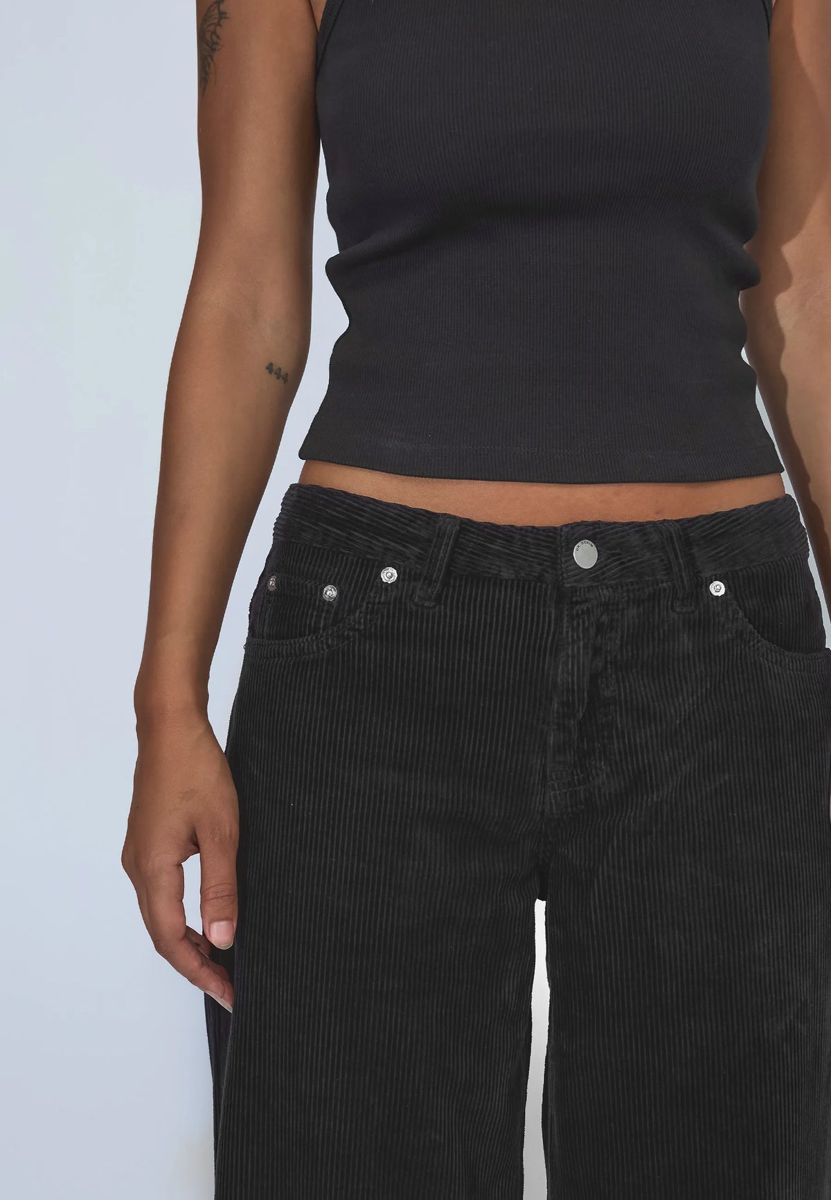 2310103102_DrDenim_HillLowRelaxed_BlackCord_Main_W5_1