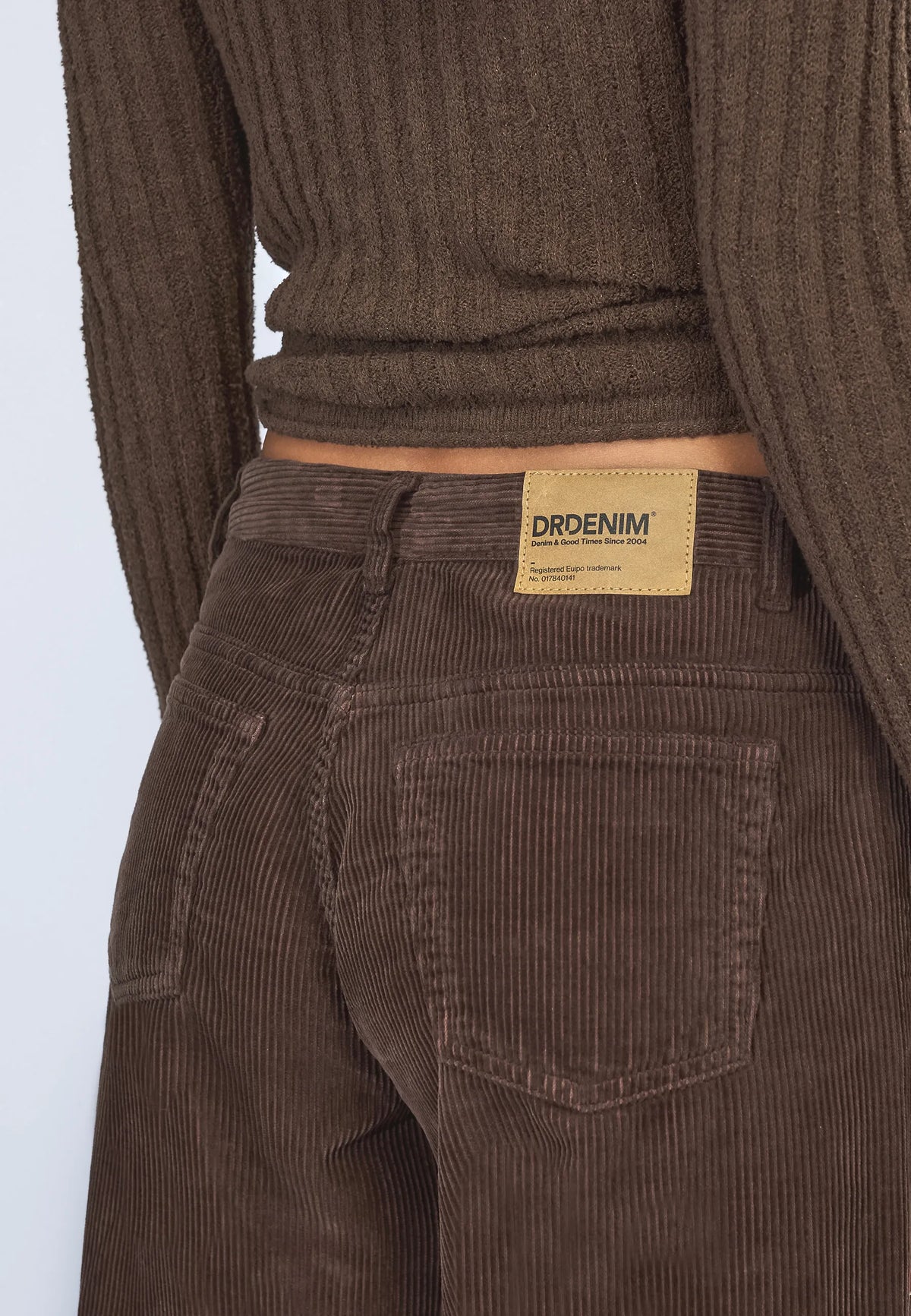 2310103BY2_DrDenim_HillLowRelaxed_DarkBrownCord_Main_W5_2
