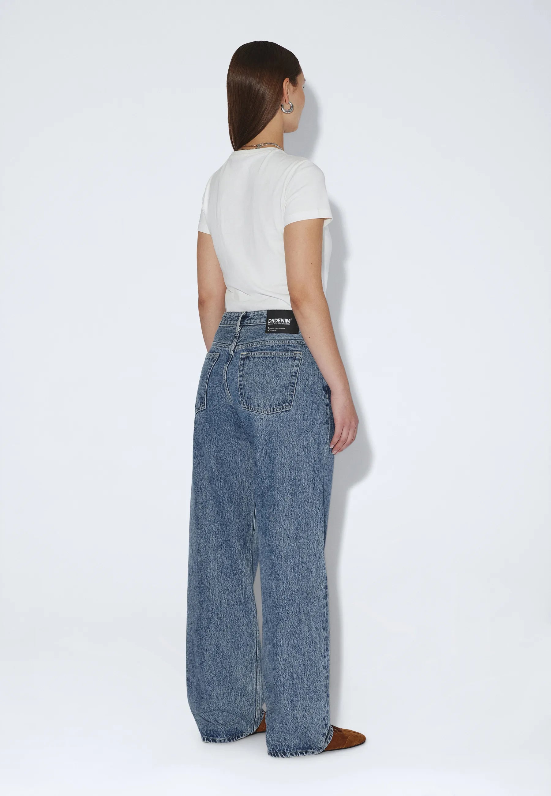 2310103M09_DrDenim_HillLowRelaxed_DriftSkyRetro_main_W2_1