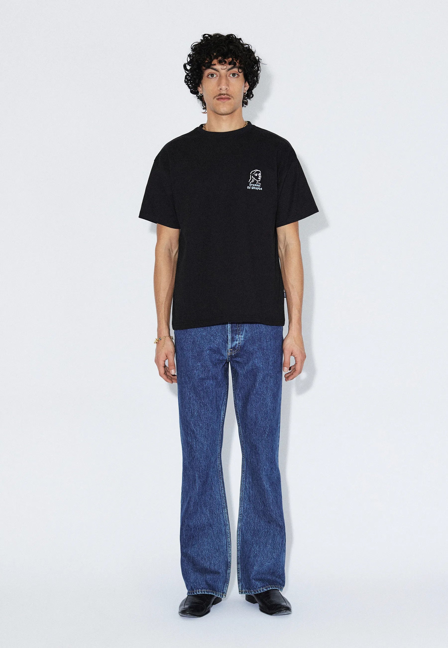 2411115BG7_DrDenim_TrooperTee_BlackDraw_Main_M1_1