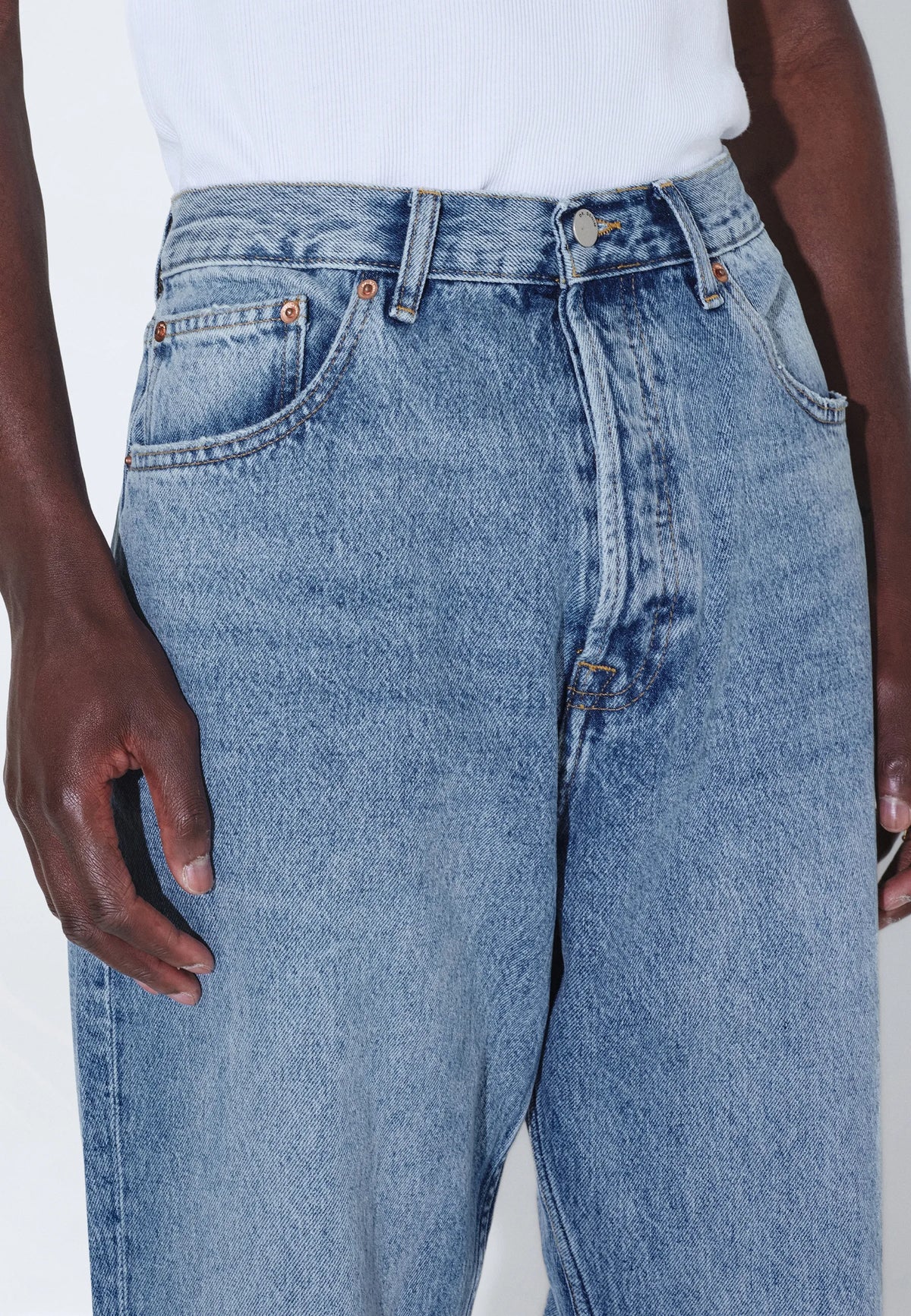 2430107K83_DrDenim_Riftwidebootcut_StreamSkyUsed_Main_M5_1