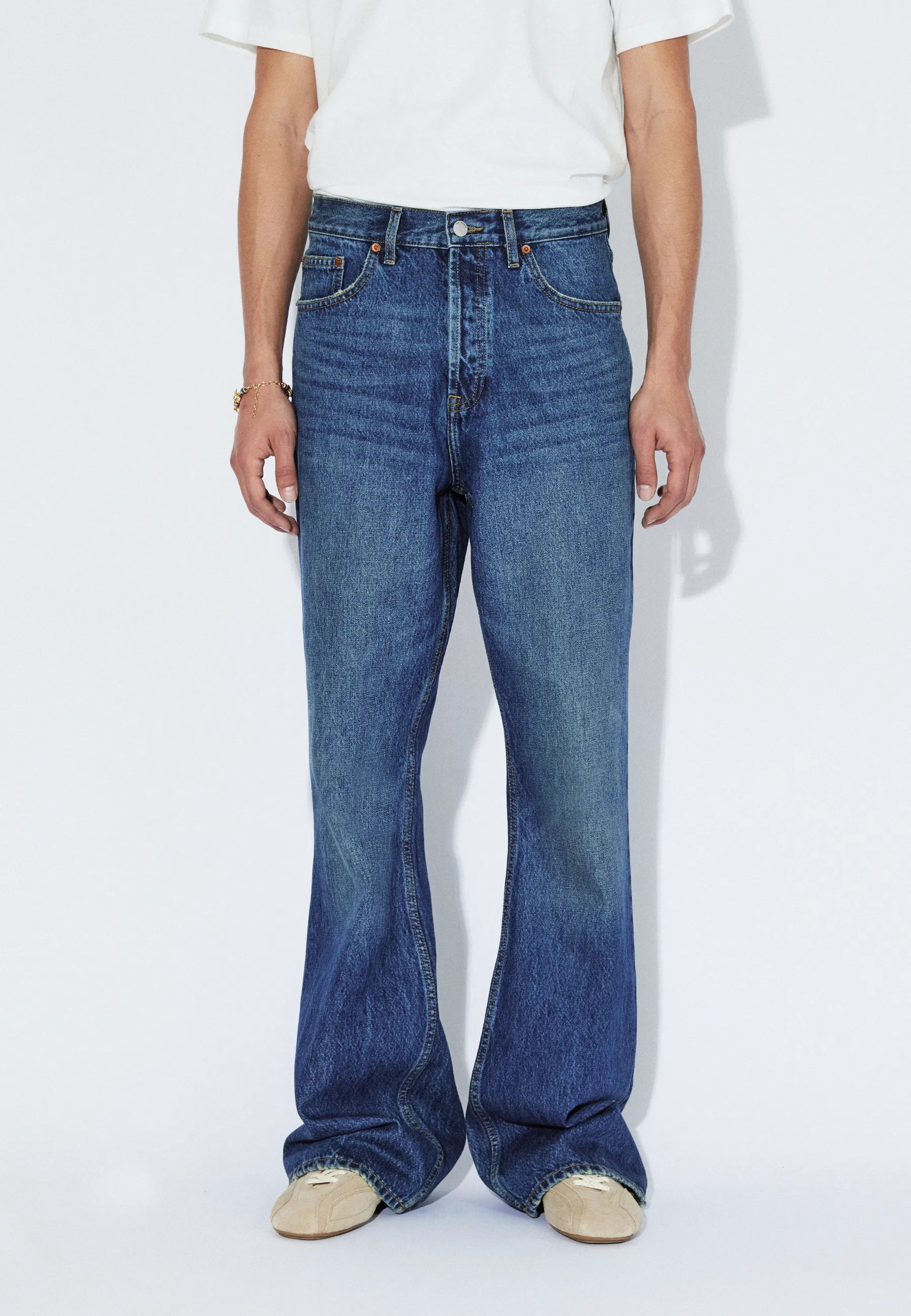 2430107L97_DrDenim_RiftWideBootcut_StreamDarkFadeVintage_Main_M3_1