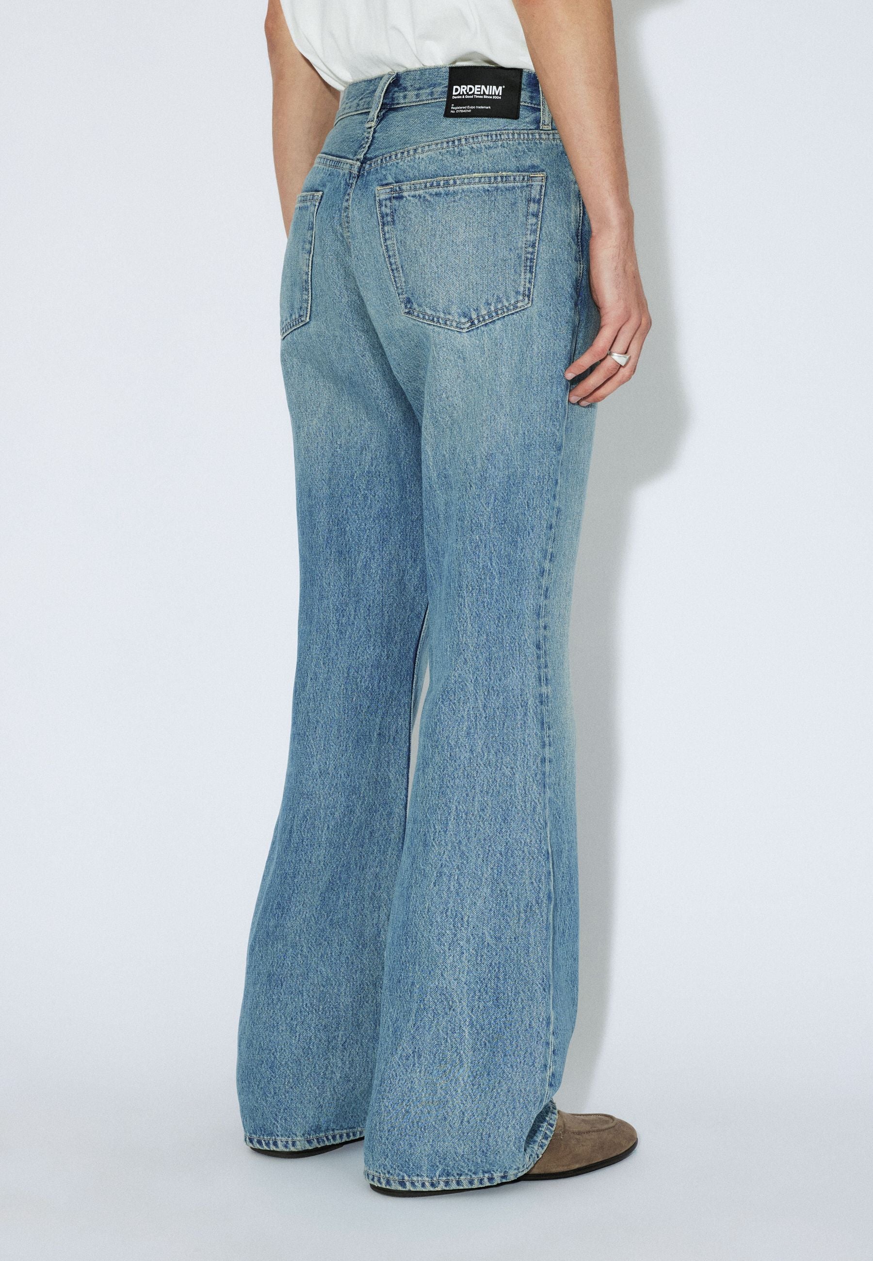 2430107M02_DrDenim_RiftWideBootcut_DriftSkyUsed_Main_M4_1
