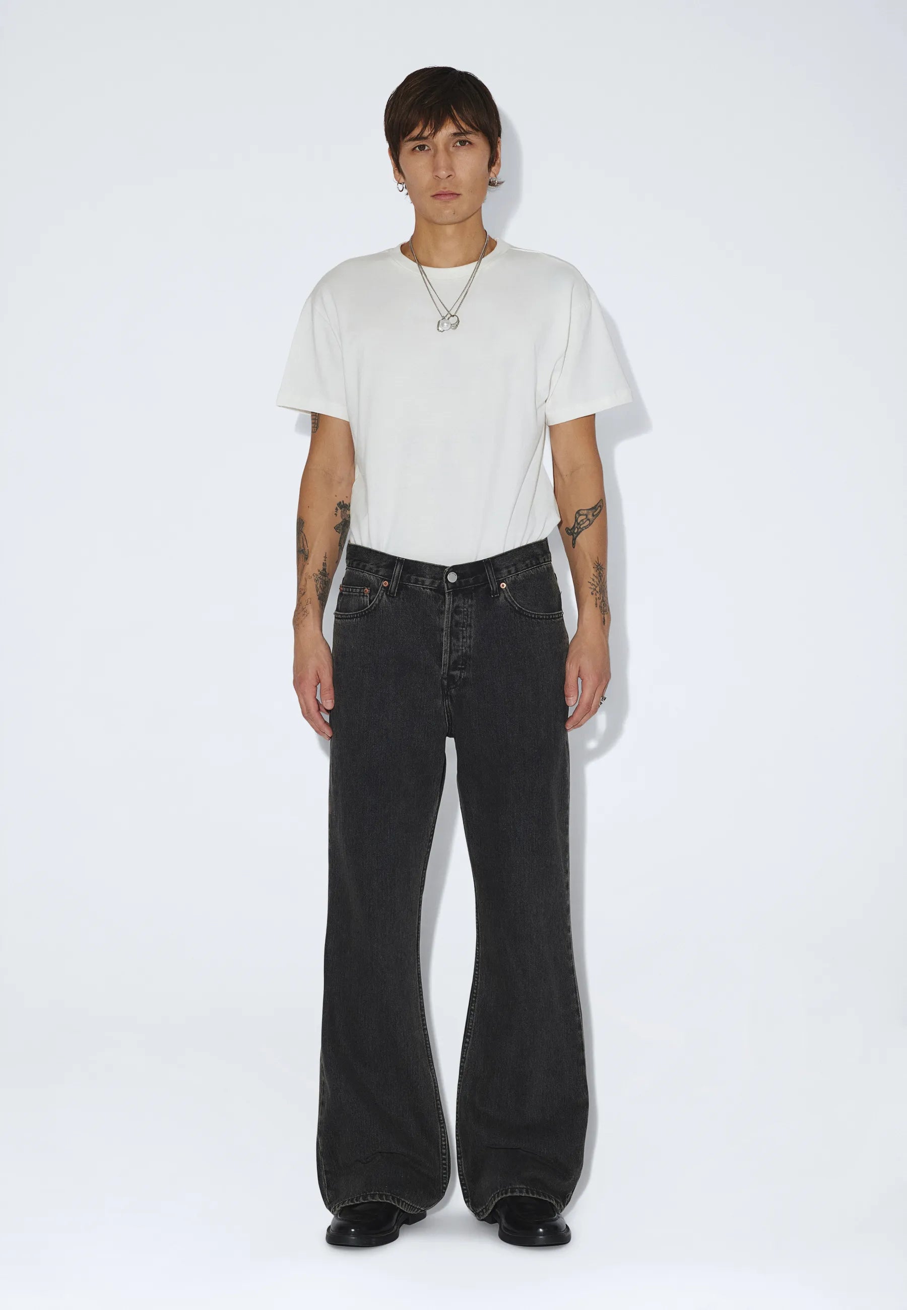 2430107V60_DrDenim_RiftWideBootcut_AgedBlack_main_M1_1