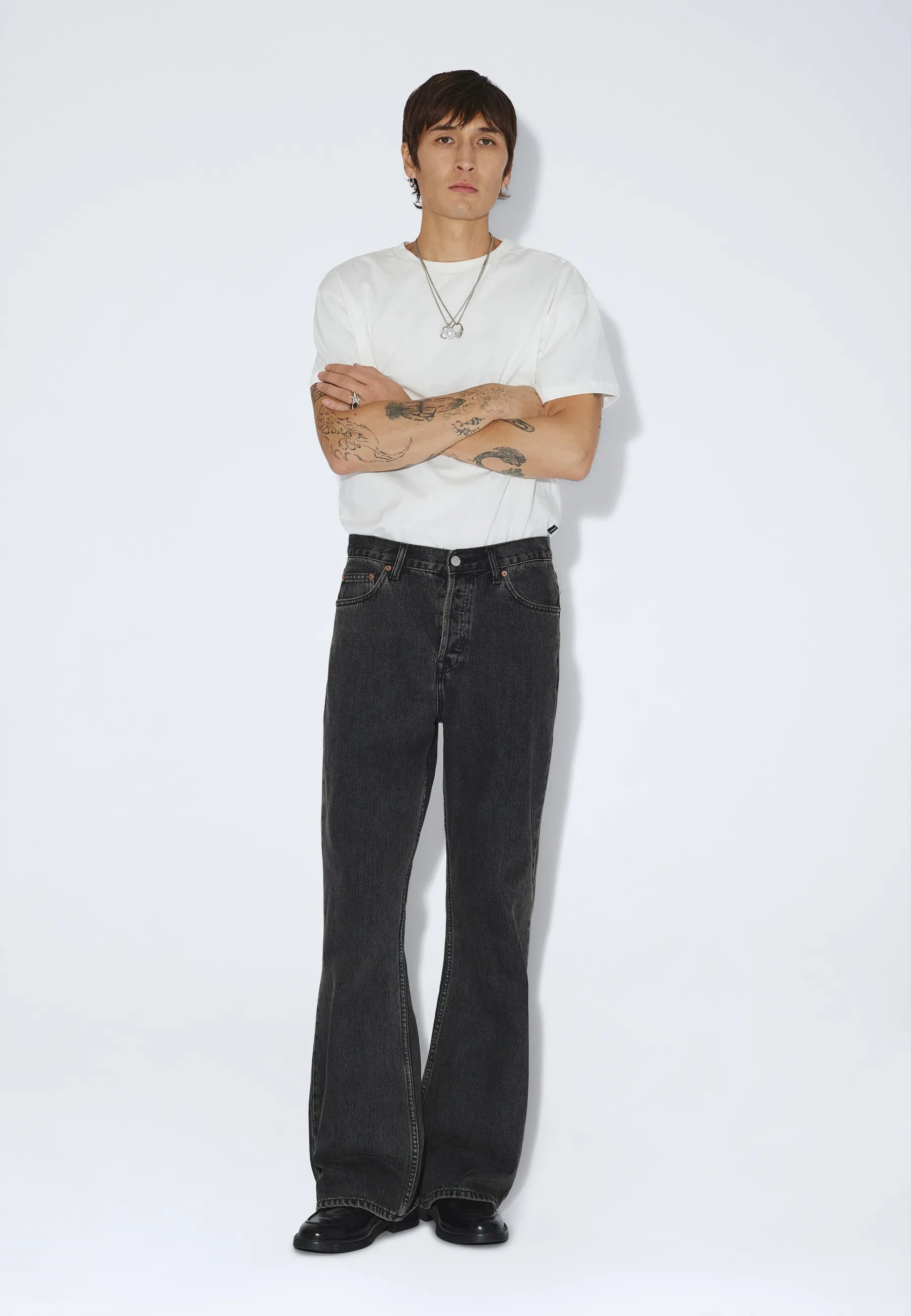 2430107V60_DrDenim_RiftWideBootcut_AgedBlack_main_M1_2