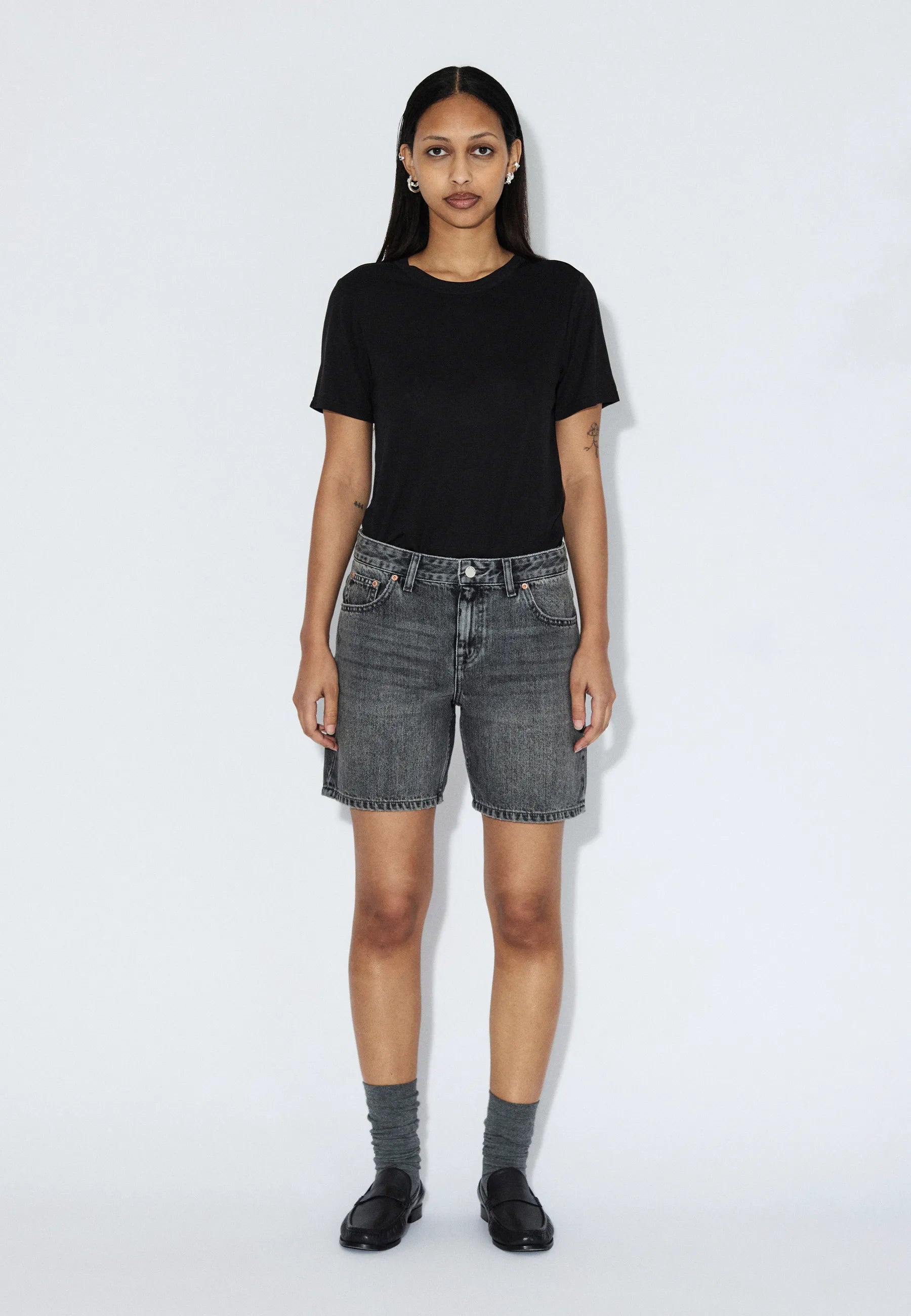2430112184_DrDenim_HillShorts_MidGreyUsed_Main_W1_1