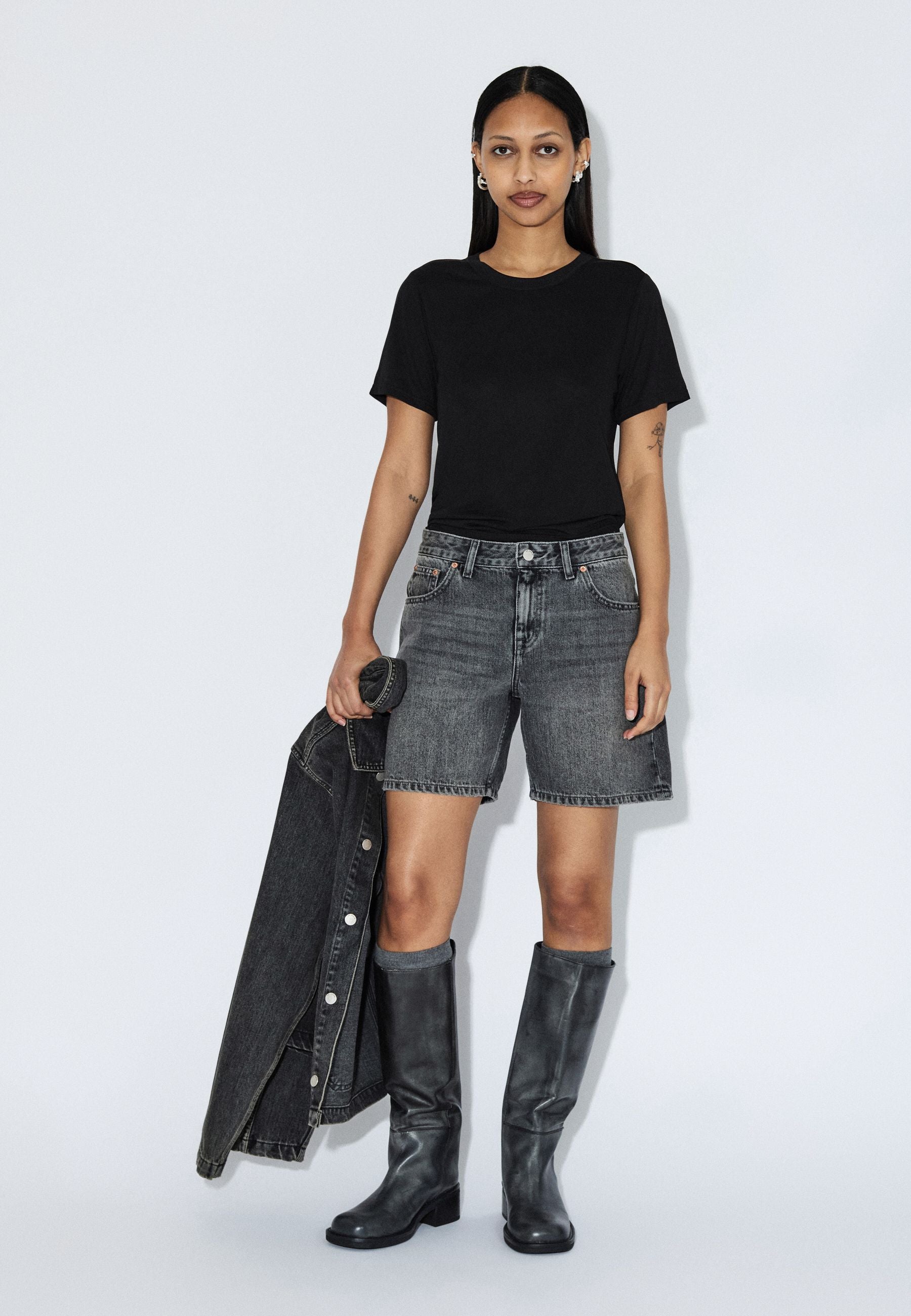 2430112184_DrDenim_HillShorts_MidGreyUsed_Main_W1_2