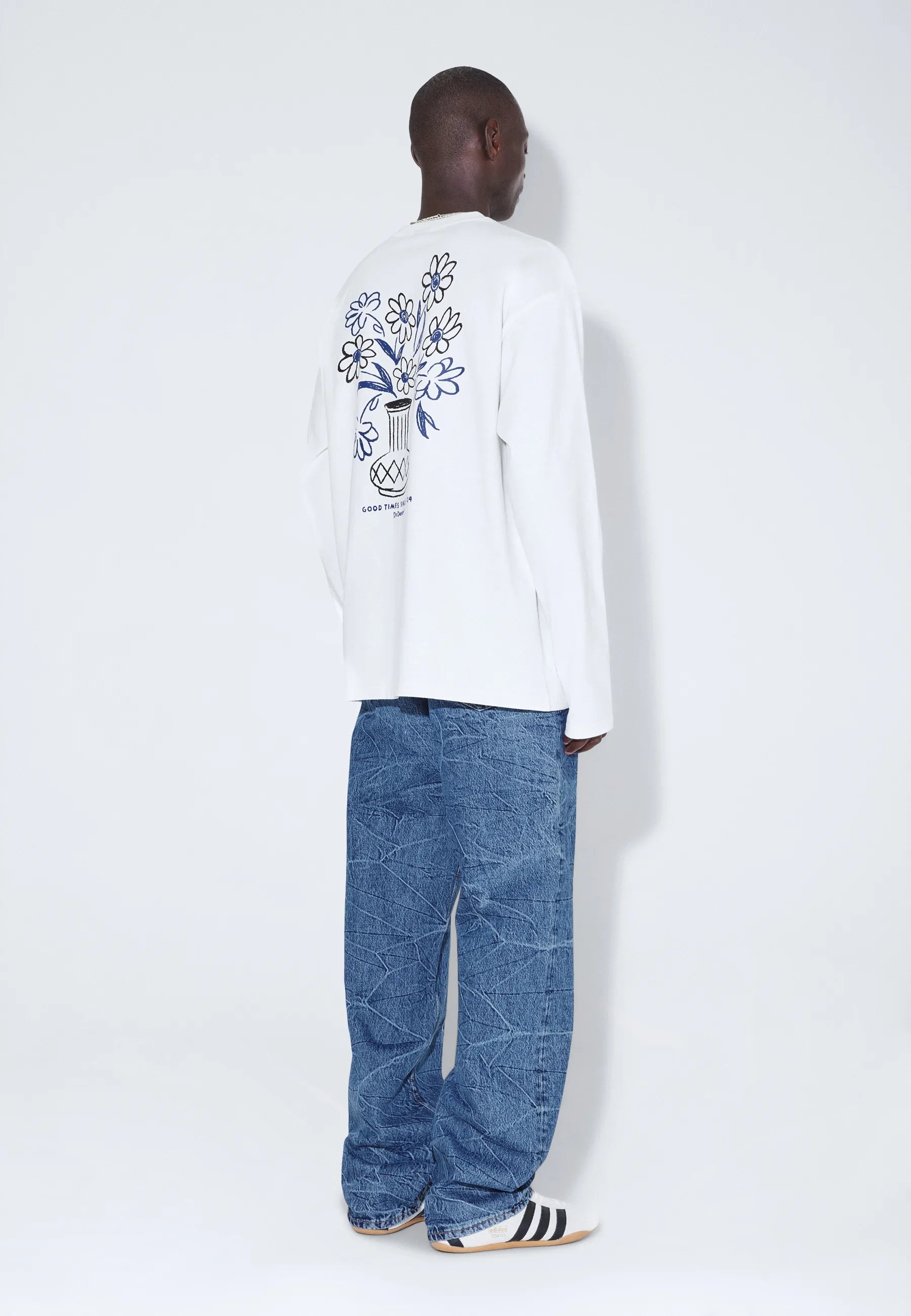 2431103CA1_DrDenim_CaidenLongsleeve_OffWhiteFlower_Main_M2_1