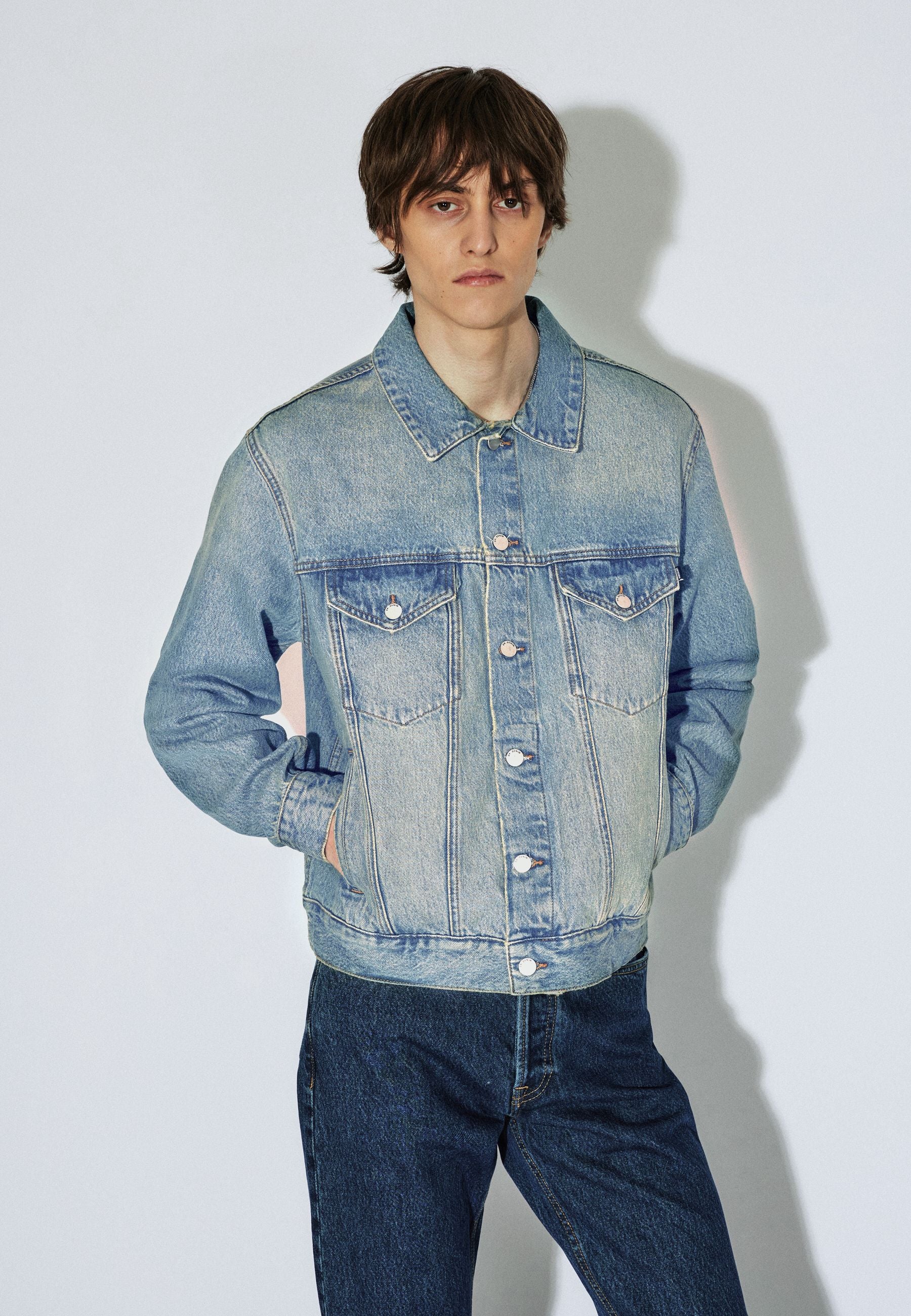 2431104L95_DrDenim_JoeyTruckerJacket_StreamSkyAged_Main_M3_3