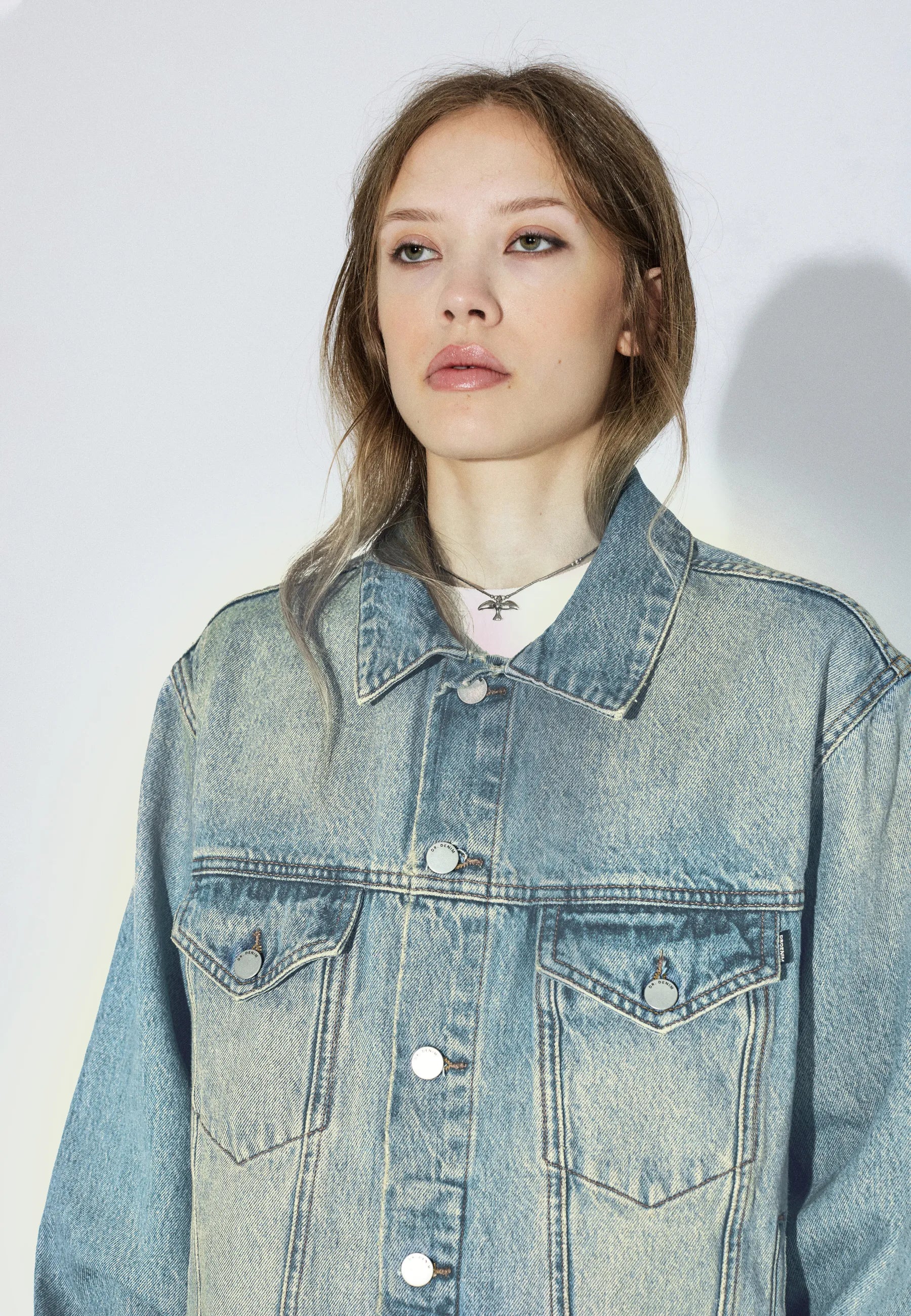 2431104L95_DrDenim_JoeyTruckerJacket_StreamSkyAged_Main_W5_1