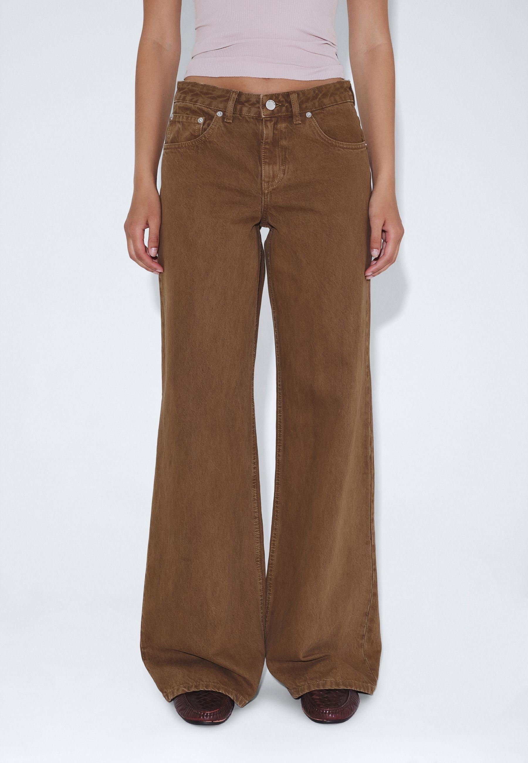 2510101596_DrDenim_RhueLowWide_WashedTeak_Main_W3_1