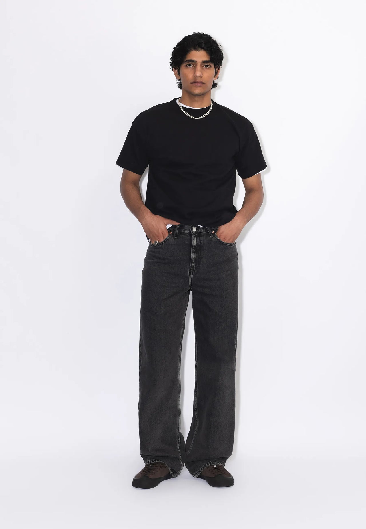 2530101V60_DrDenim_CormacBaggy_AgedBlack_Main_M1_2