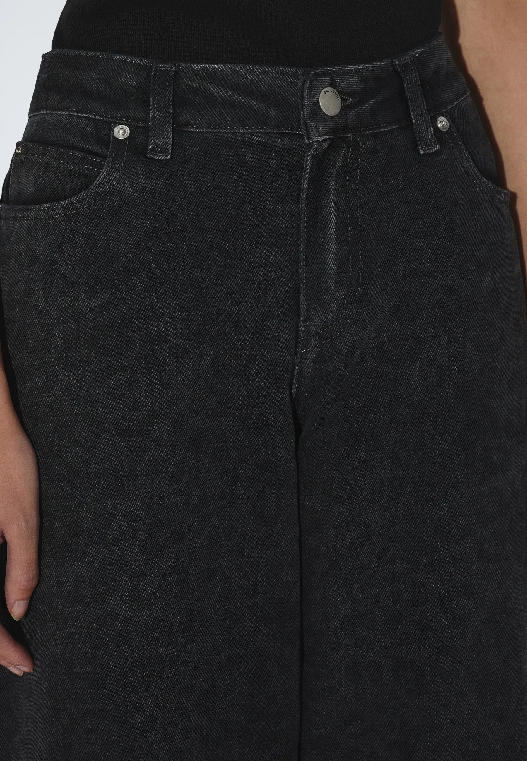 2530105869_DrDenim_NanciMidBarrel_BlackLeopard_main_W5_2