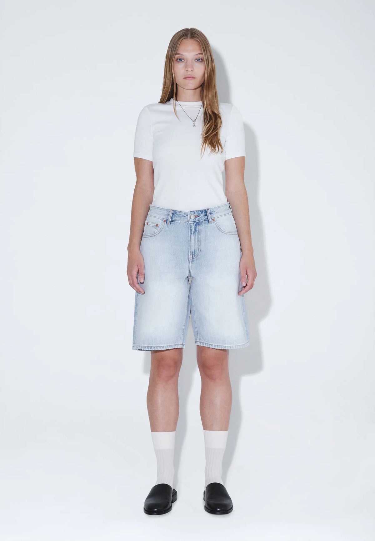 2610102L03_DrDenim_AsraShorts_StreamLightFade_Main_W1_5