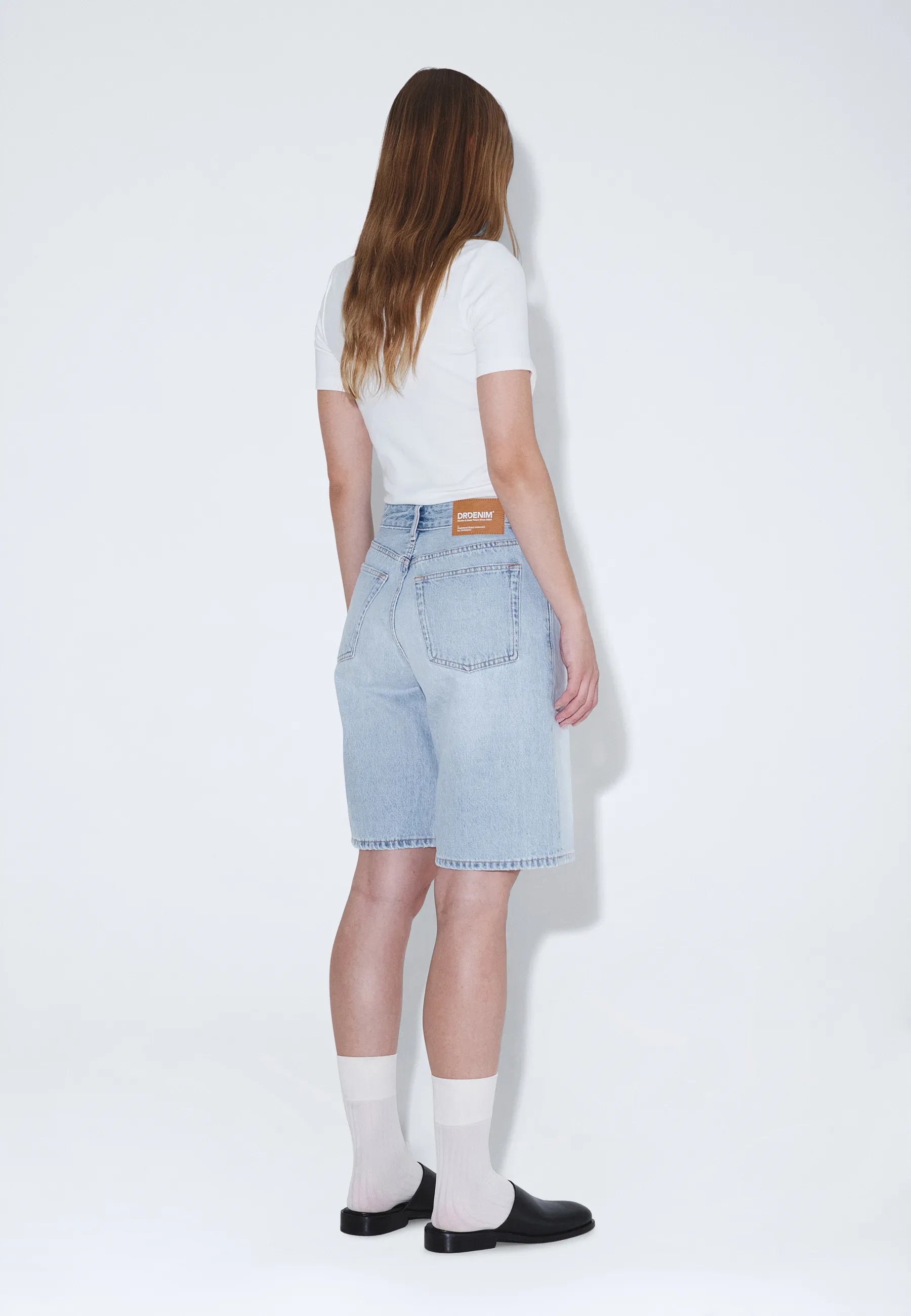2610102L03_DrDenim_AsraShorts_StreamLightFade_Main_W2_1