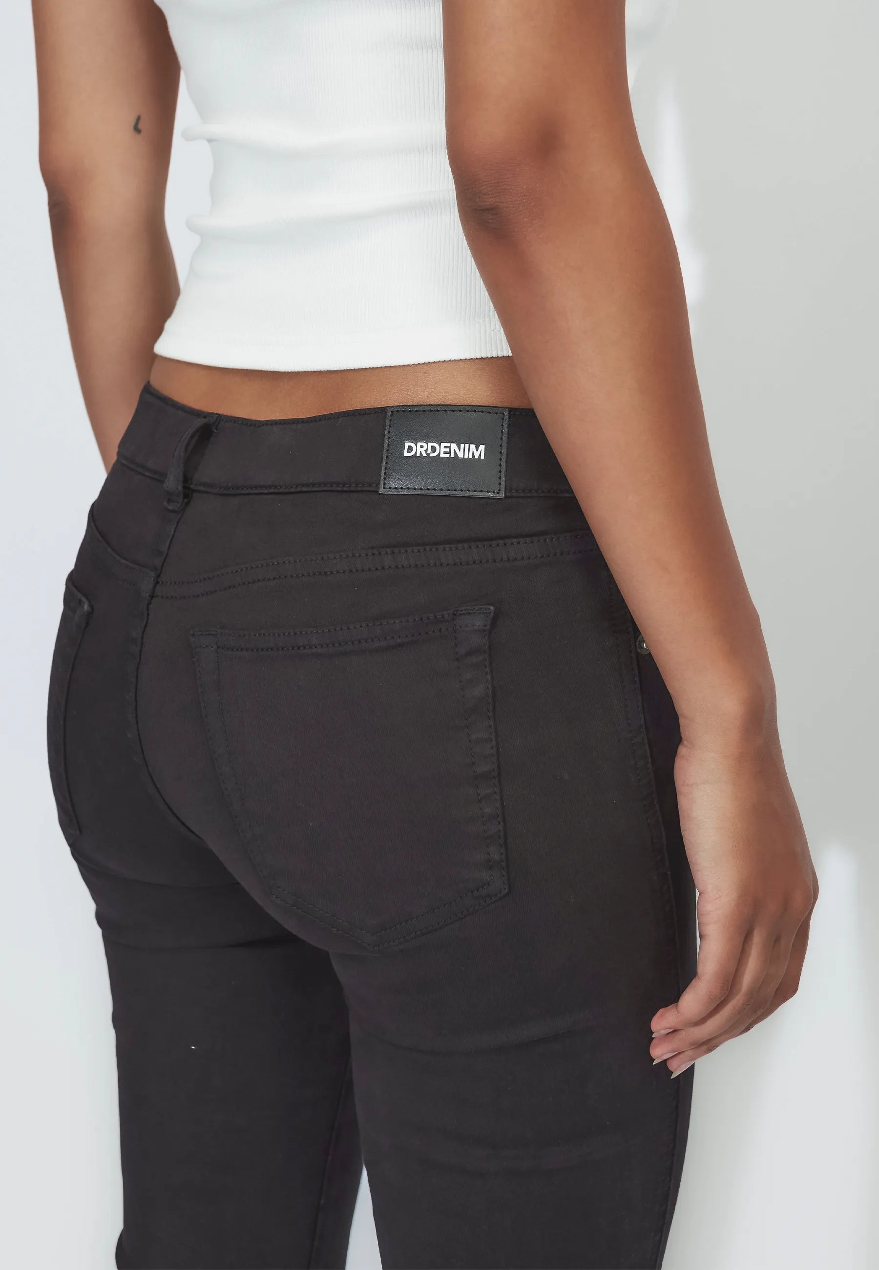 2610104101_DrDenim_KilyLowBootcut_Black_Main_W5_2
