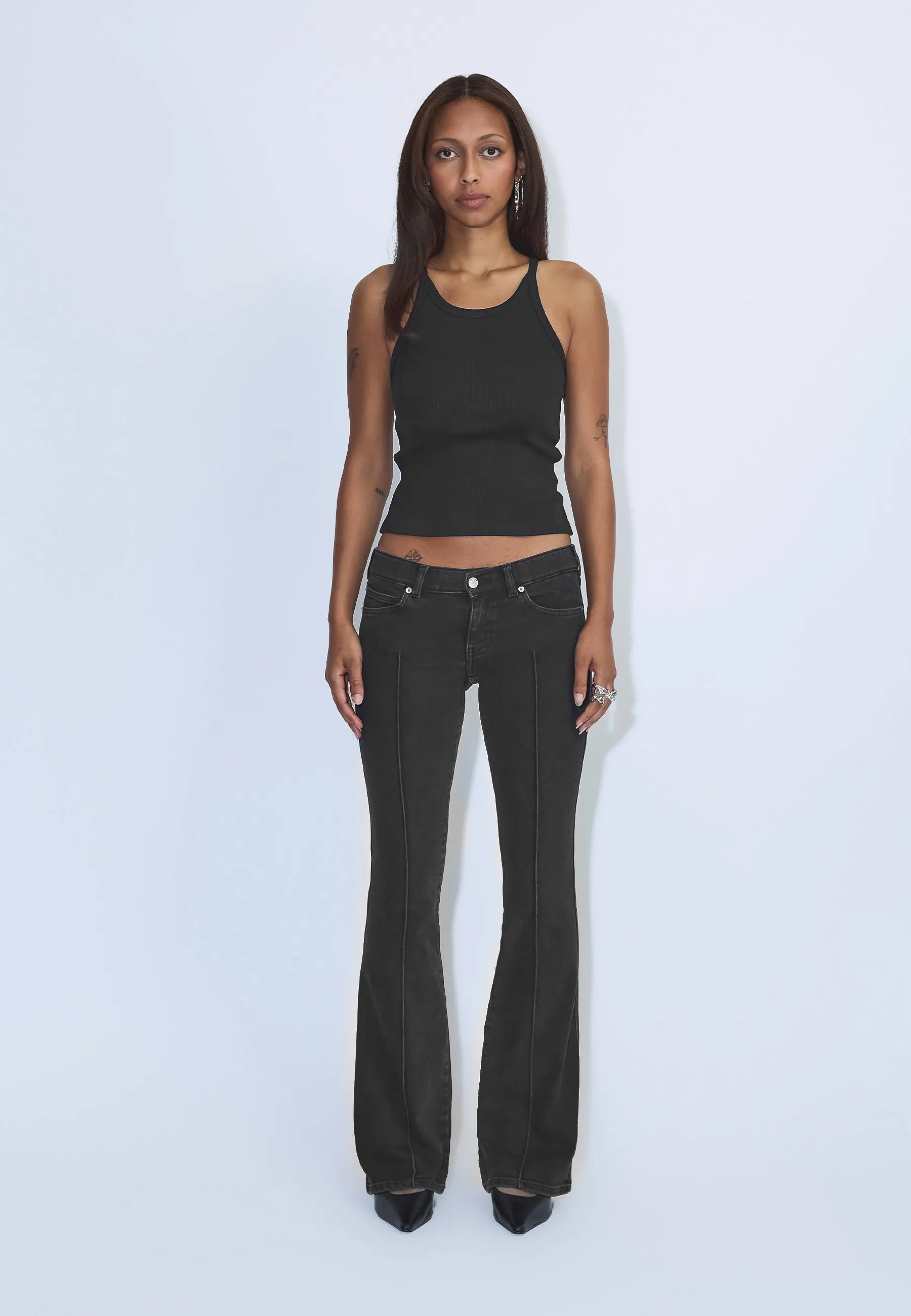 2610104BY1_DrDenim_KilyLowBootcut_WashedBlackPintuck_Main_W1_3