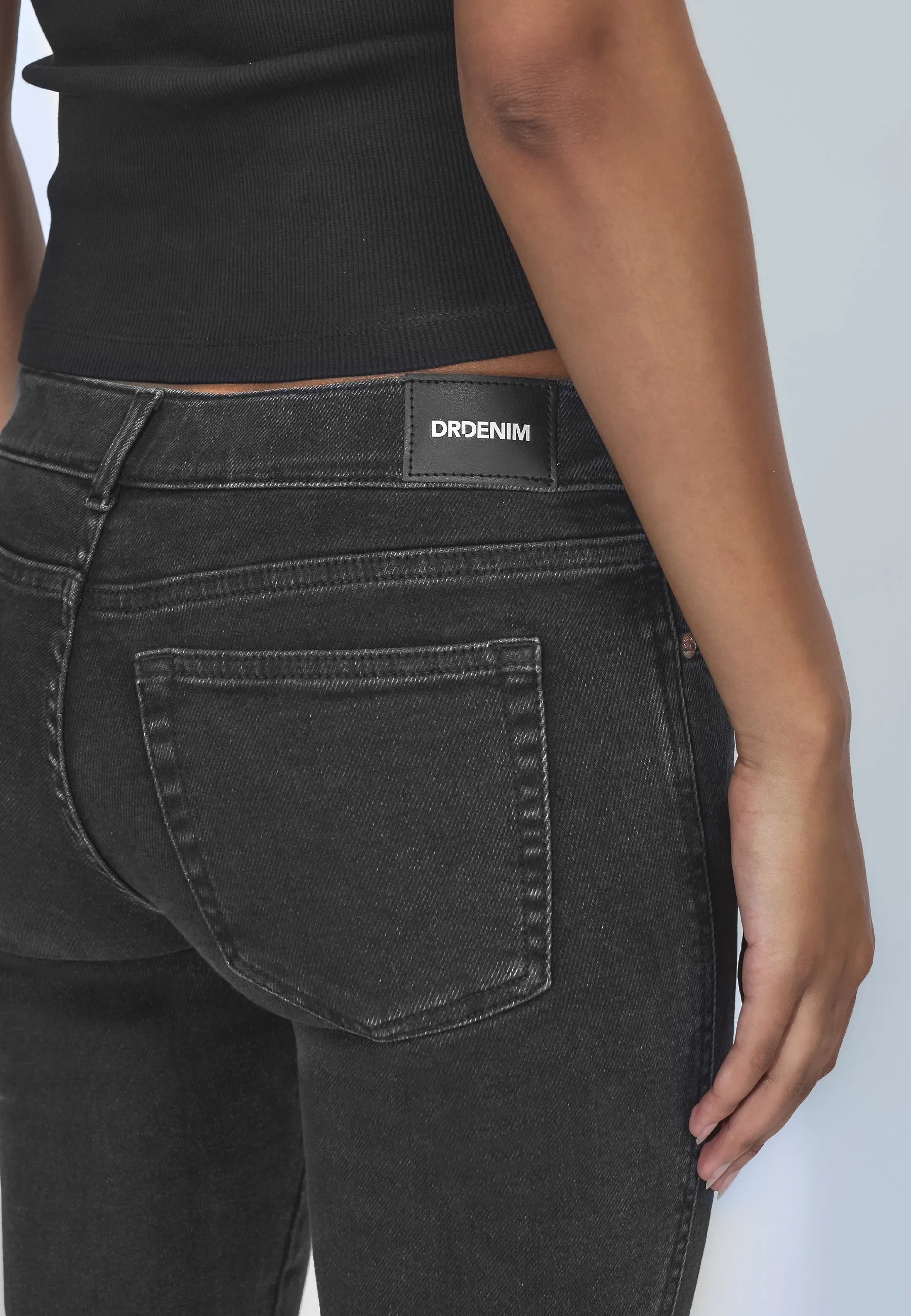 2610104BY1_DrDenim_KilyLowBootcut_WashedBlackPintuck_Main_W5_2