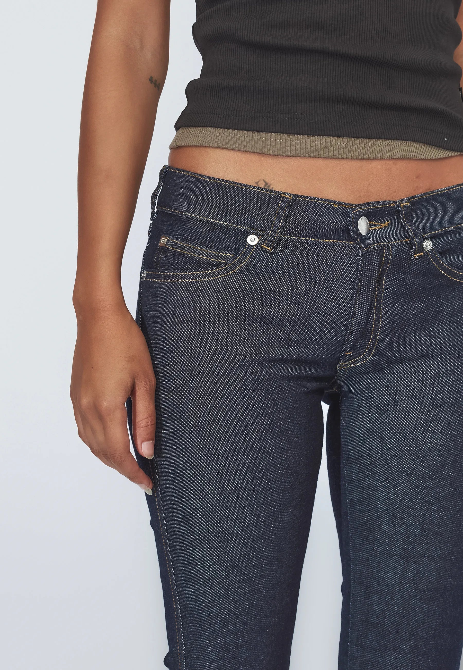 2610104F78_DrDenim_KilyLowBootcut_SheckBlueRinsed_Main_W5_1