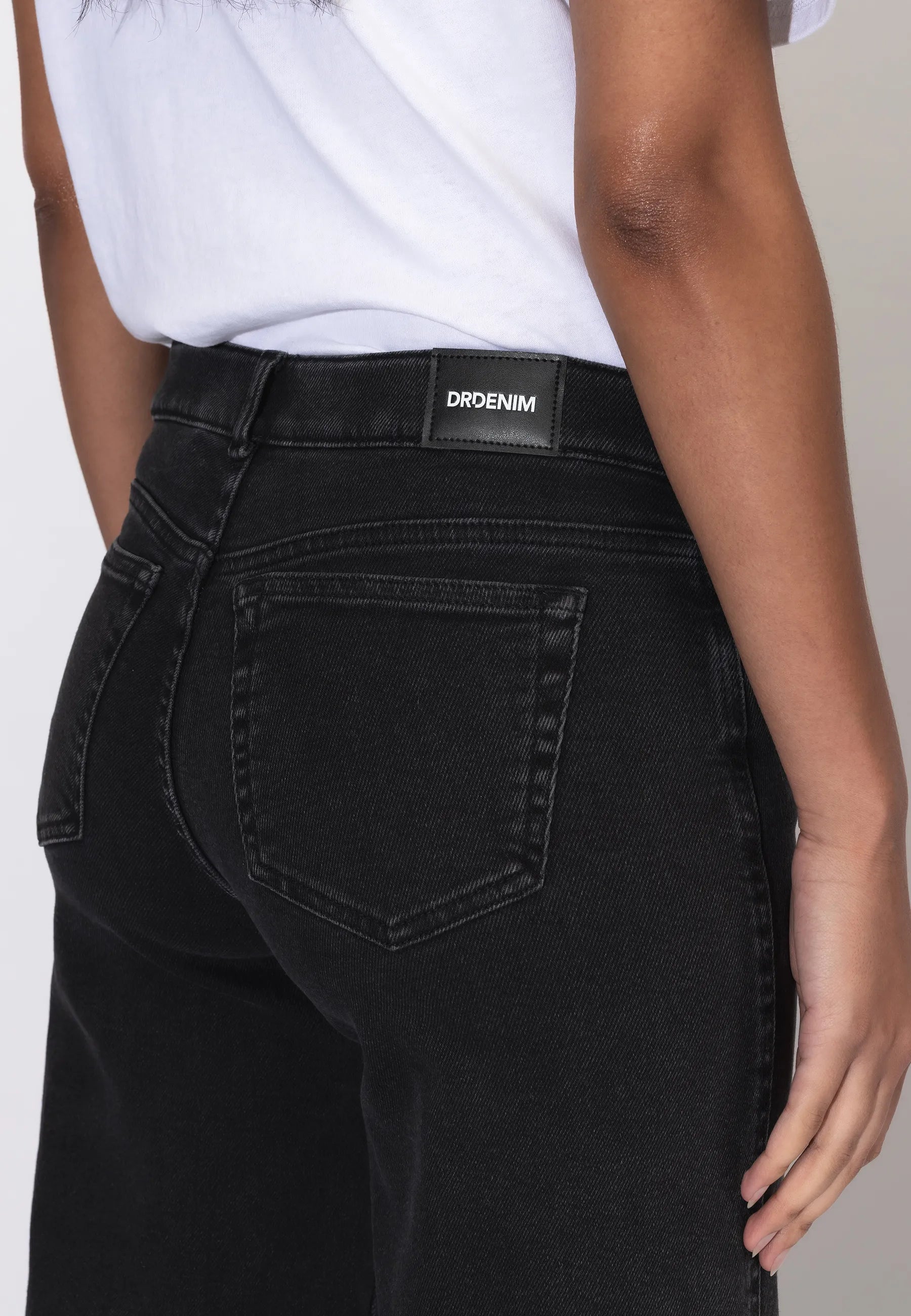2610105A99_DrDenim_ZilaMidWide_BlackMist_Main_W5_2