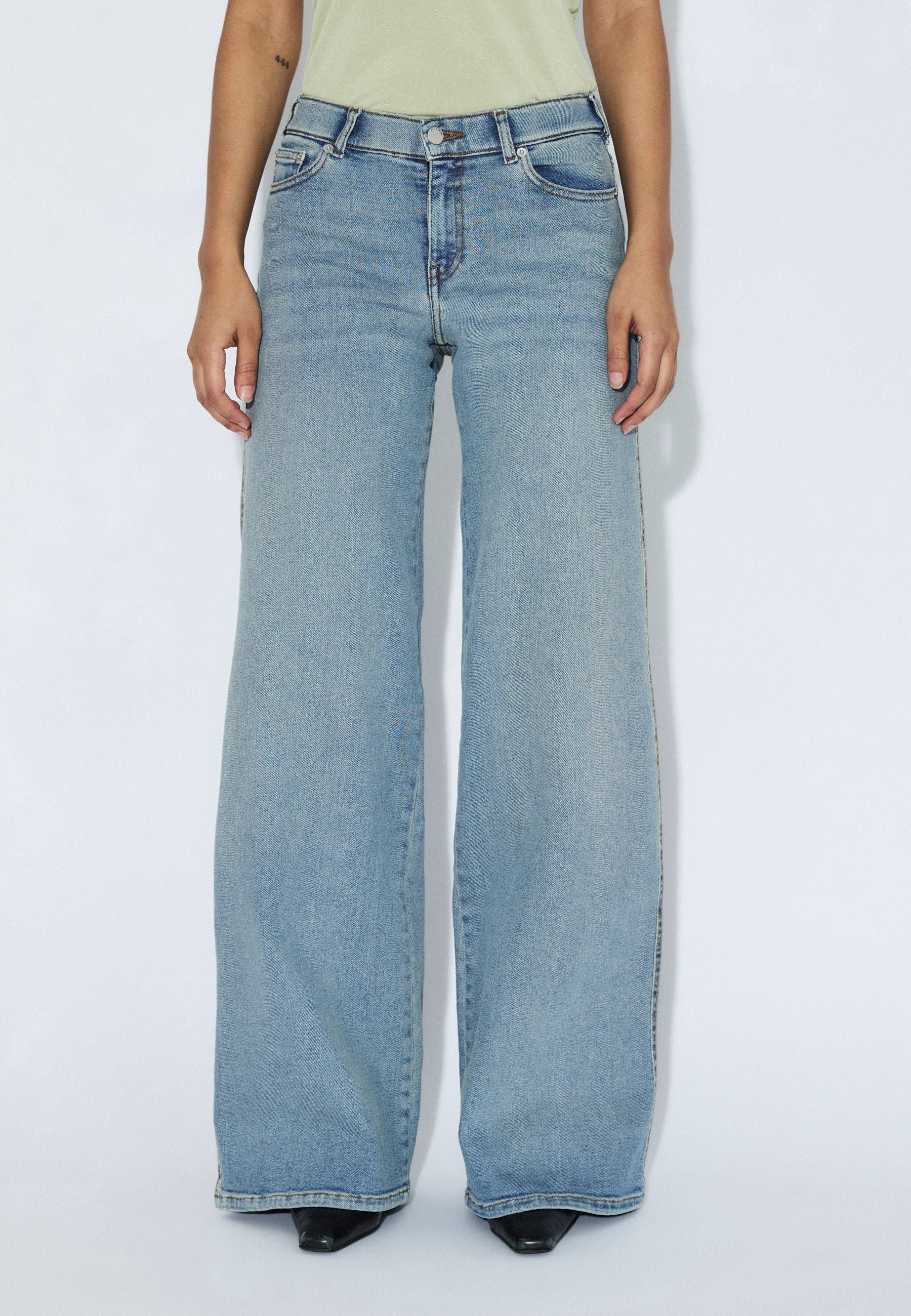 2610105U62_DrDenim_ZilaMidWide_CapeLightVintage_Main_W3_1