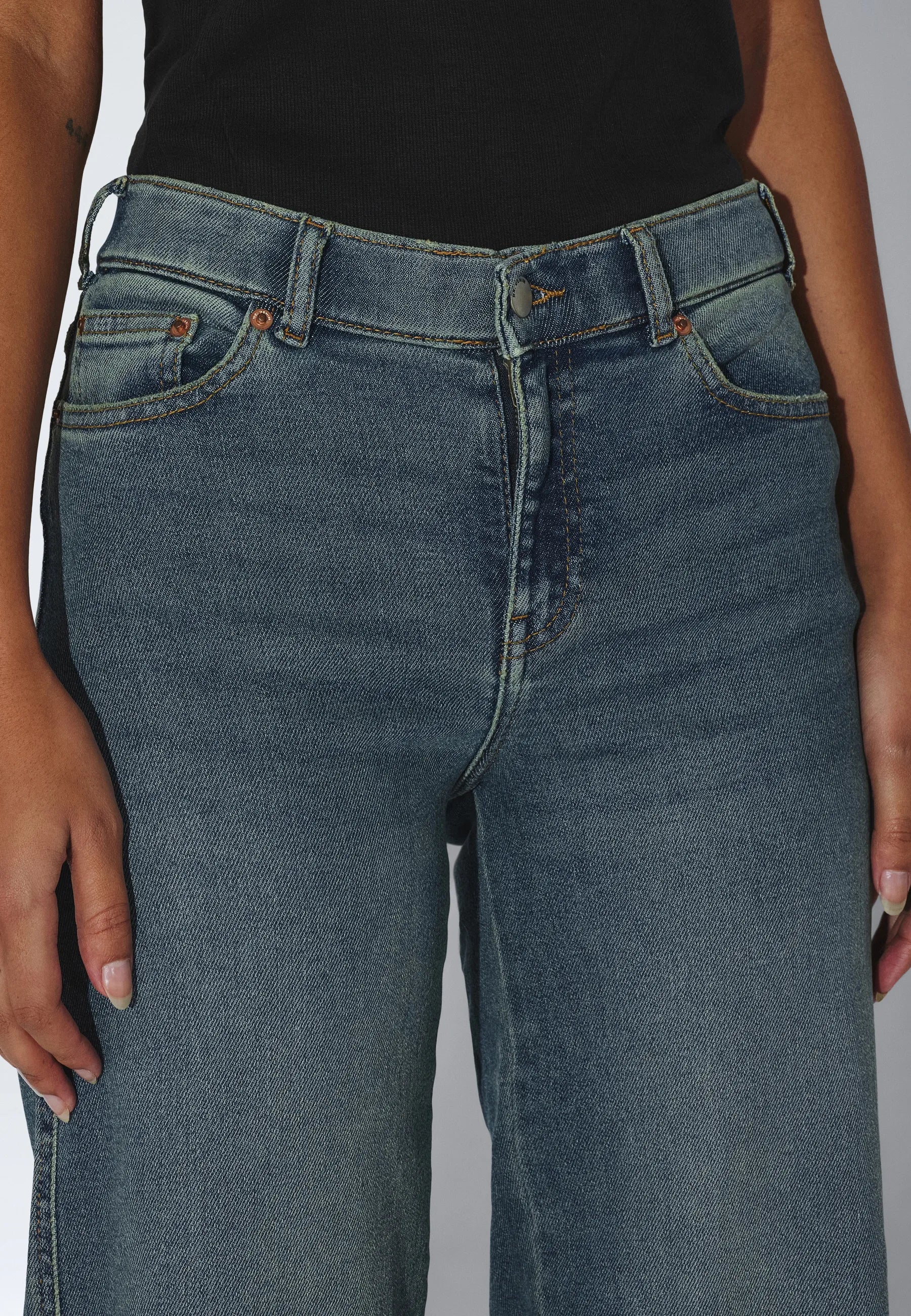 2610105U72_DrDenim_ZilaMidWide_CapeMidUsedVintage_main_W5_1