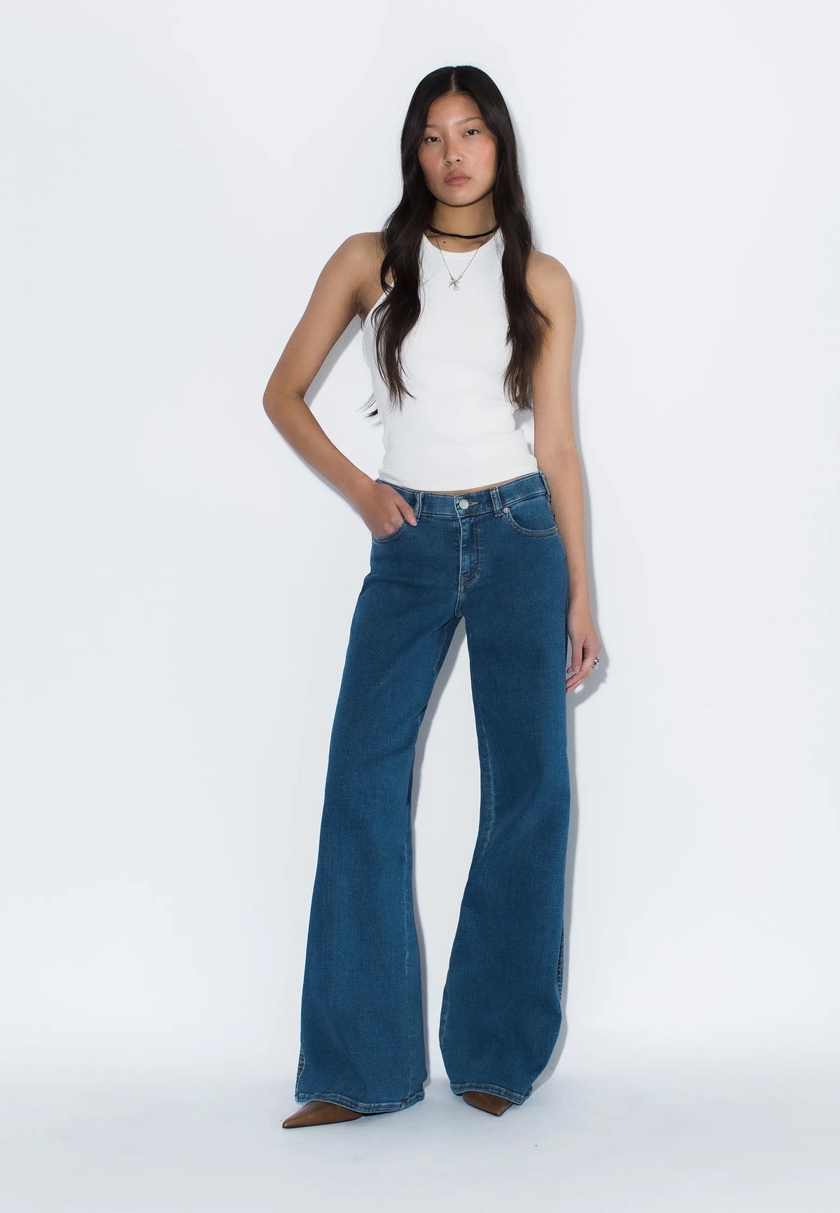 2610105V45_DrDenim_ZilaMidWide_ValeMidPlain_Main_W1_1