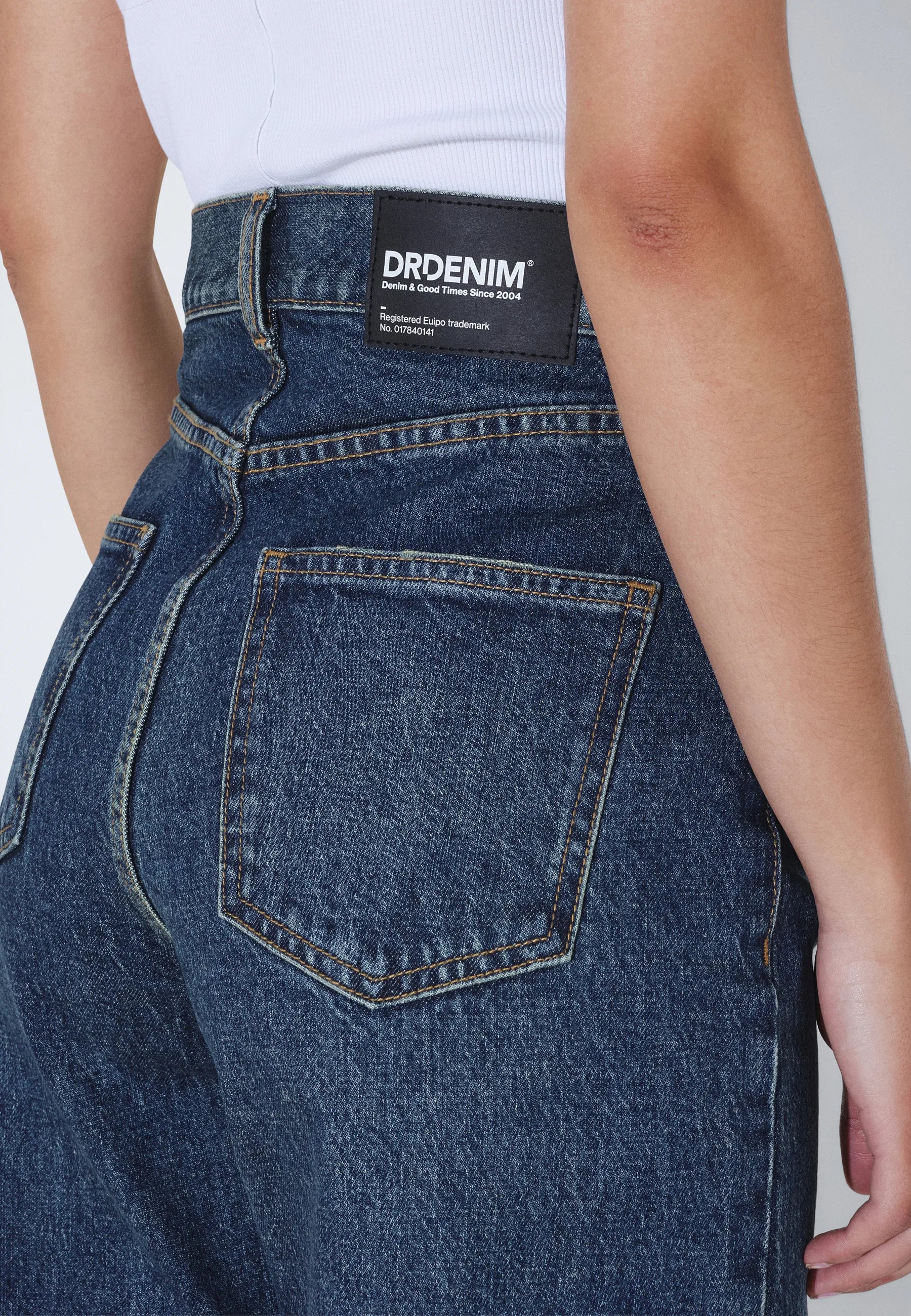 2610111L47_DrDenim_EchohighStraight_BayDarkUsedVintage_Main_W5_2