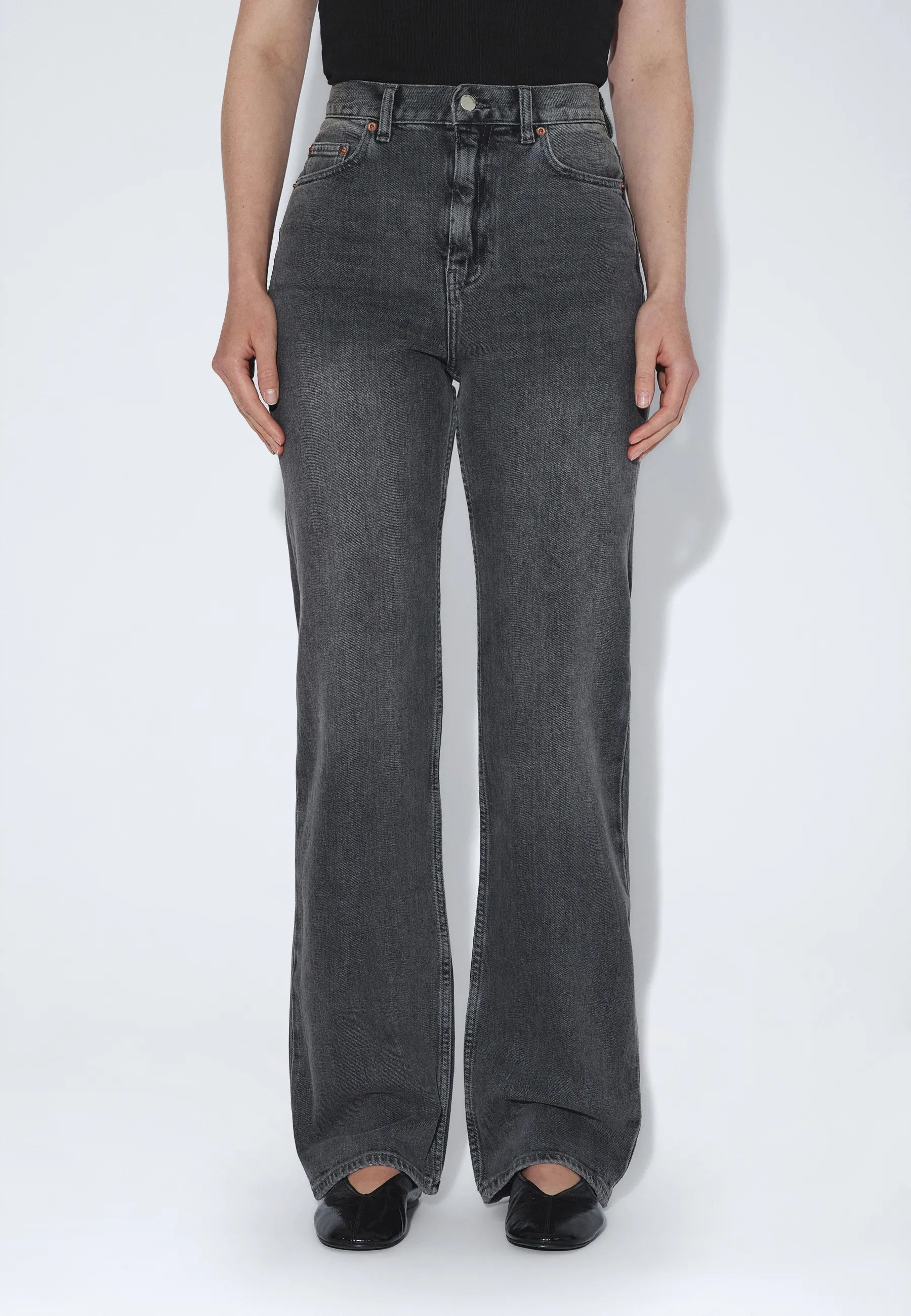 2610111L66_DrDenim_EchoHighStraight_TarMidGreyUsed_main_W3_1